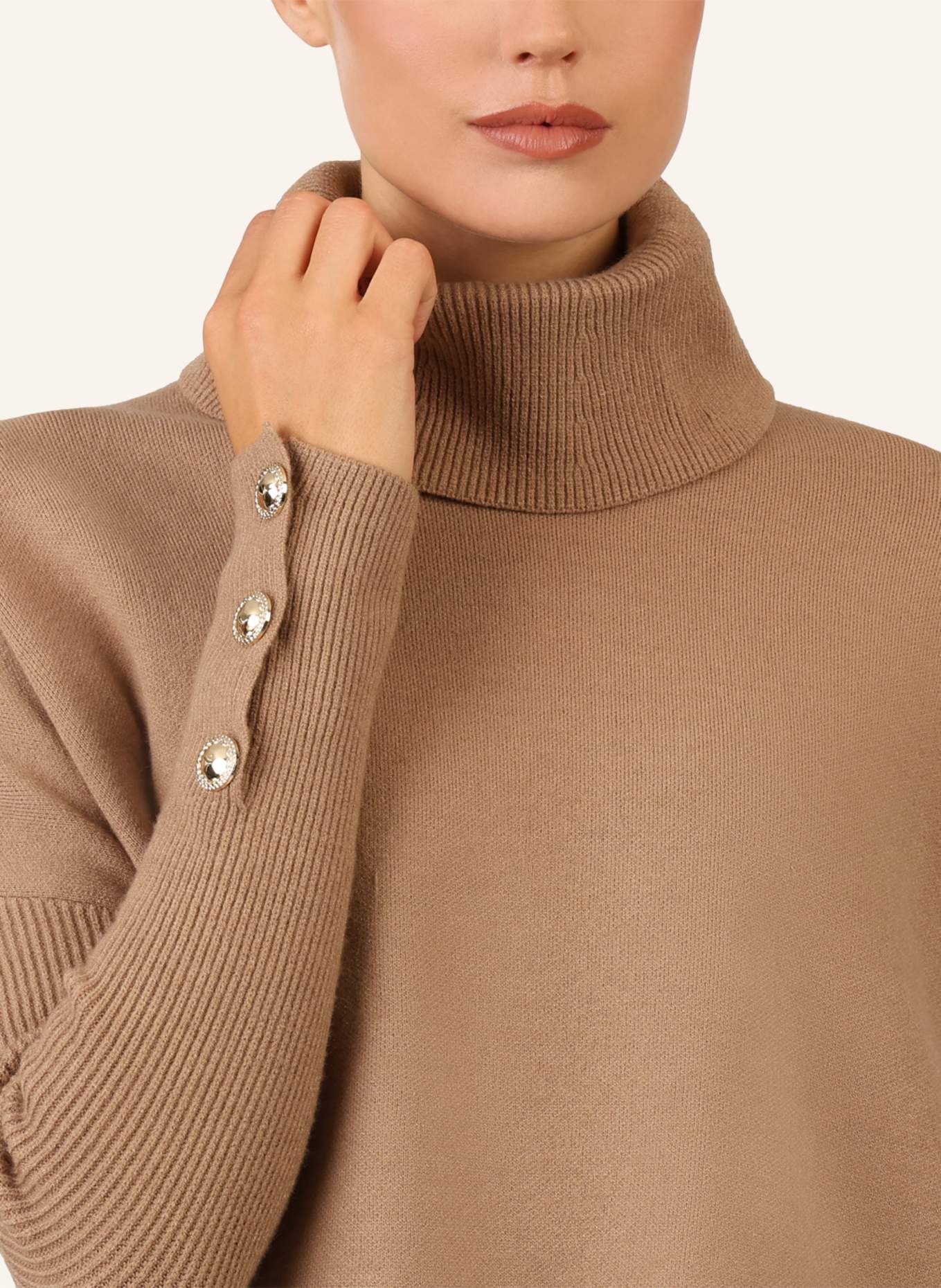 APART Oversized Pullover: CAMEL