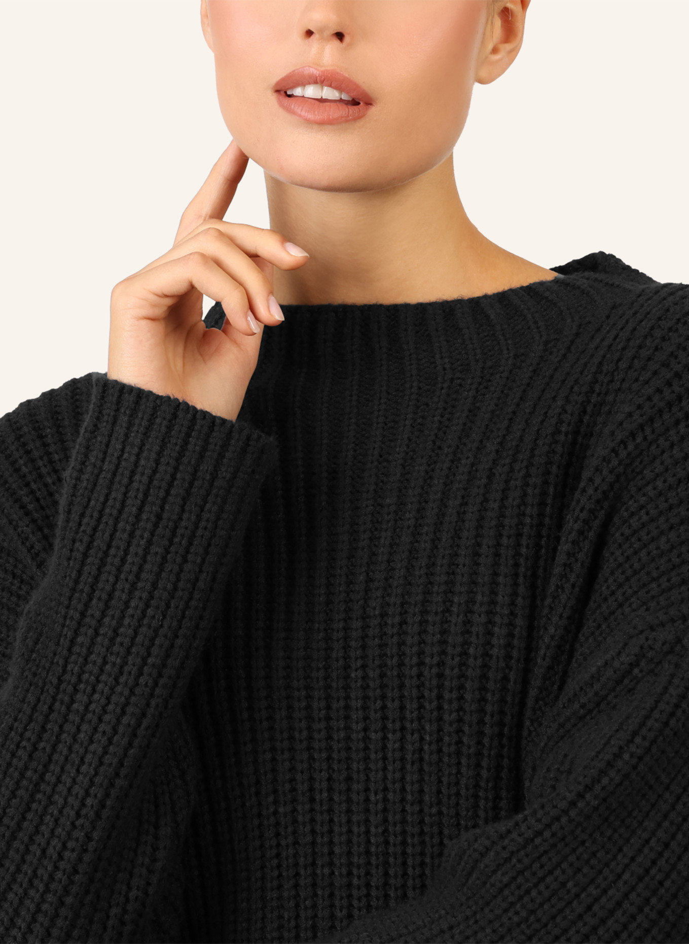 APART Oversized Pullover: SCHWARZ
