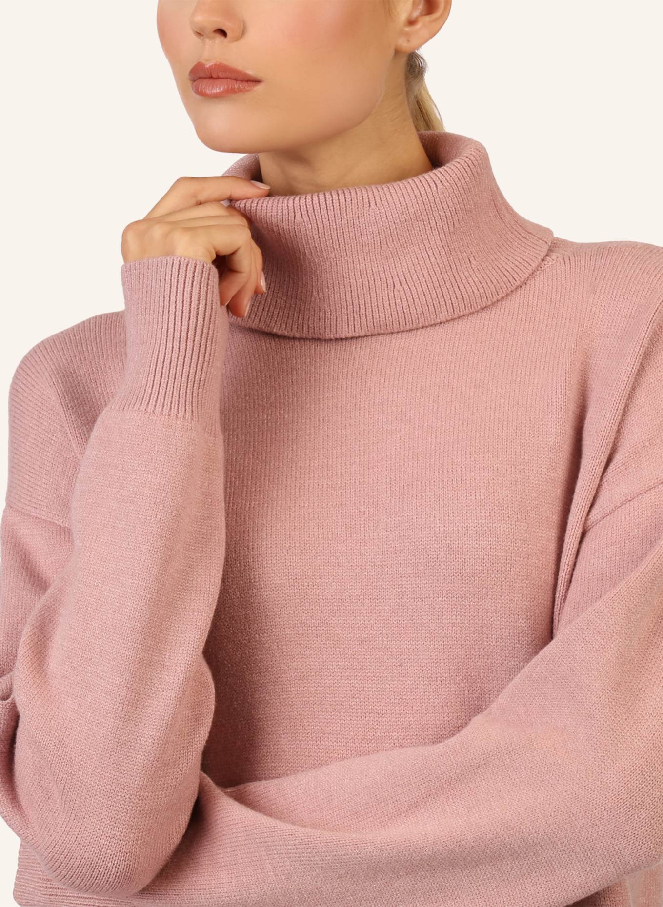 APART Overside Strickkleid: HELLLILA