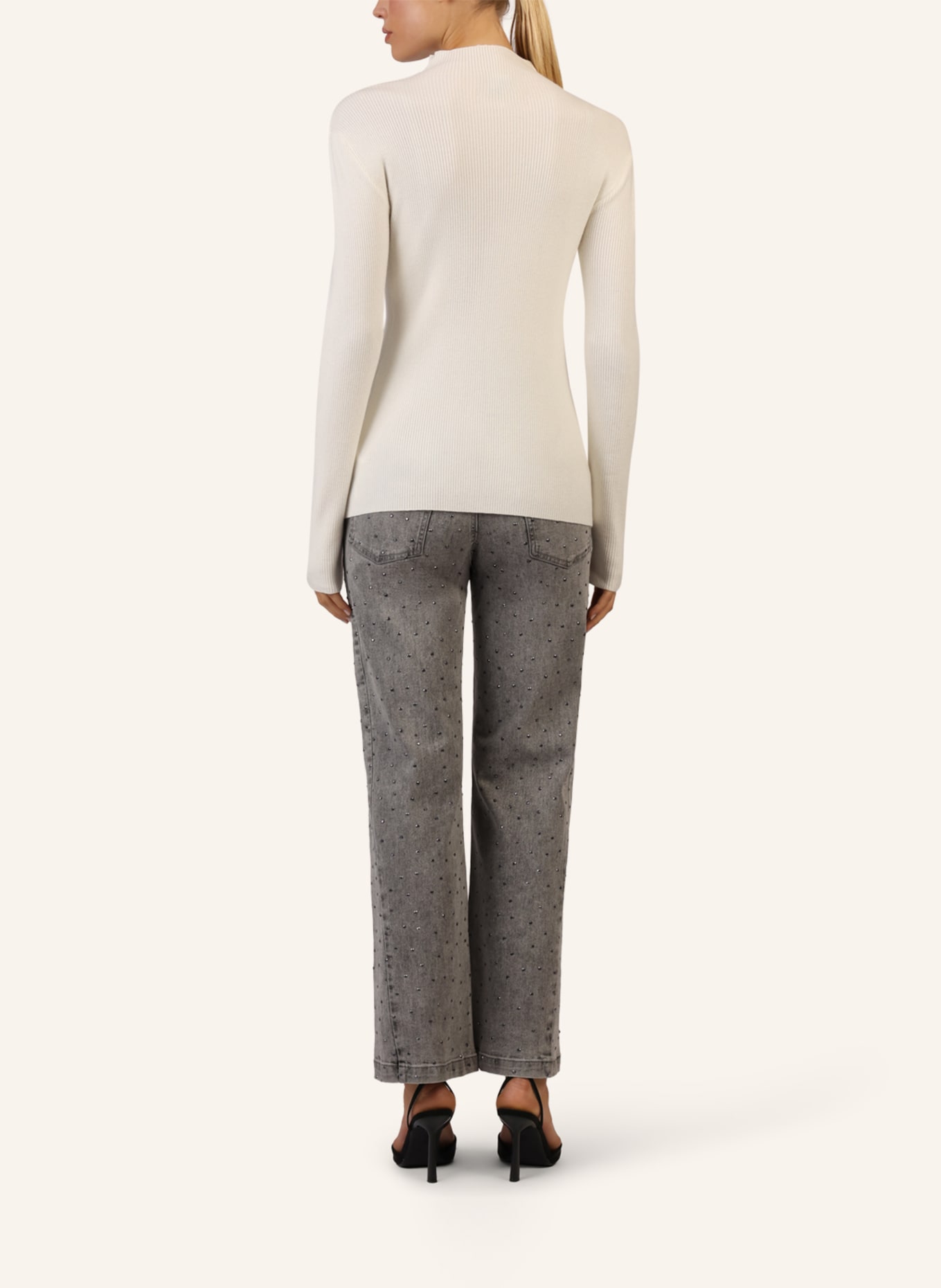 APART Pullover: CREME