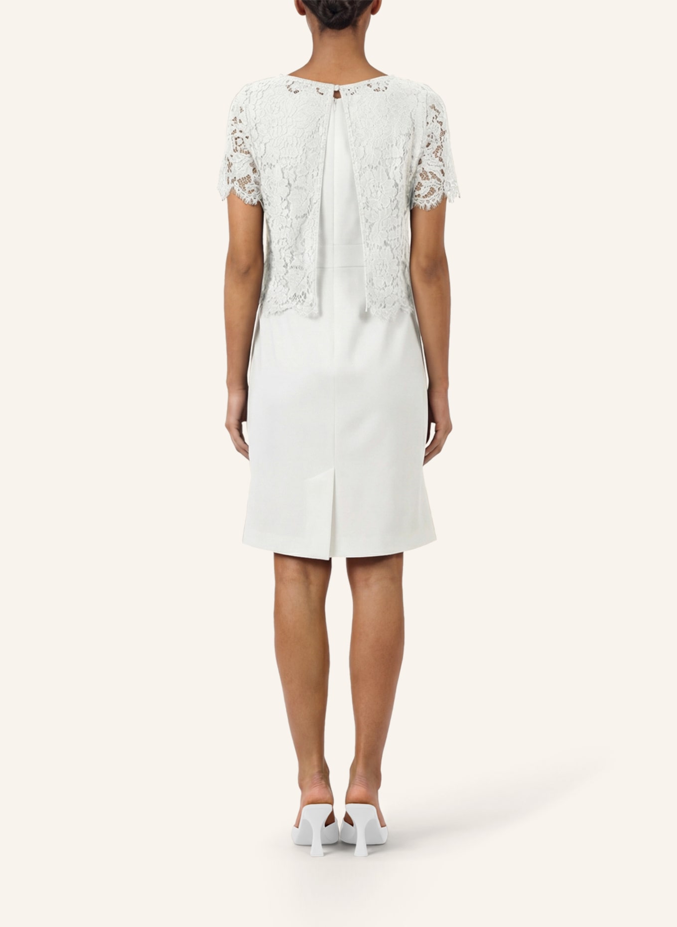 APART Etuikleid mit Spitzenjäckchen: CREME