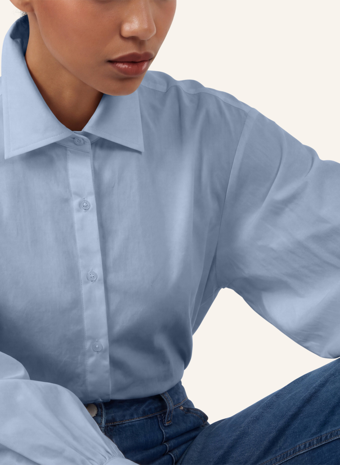 APART Oversize Bluse: HELLBLAU