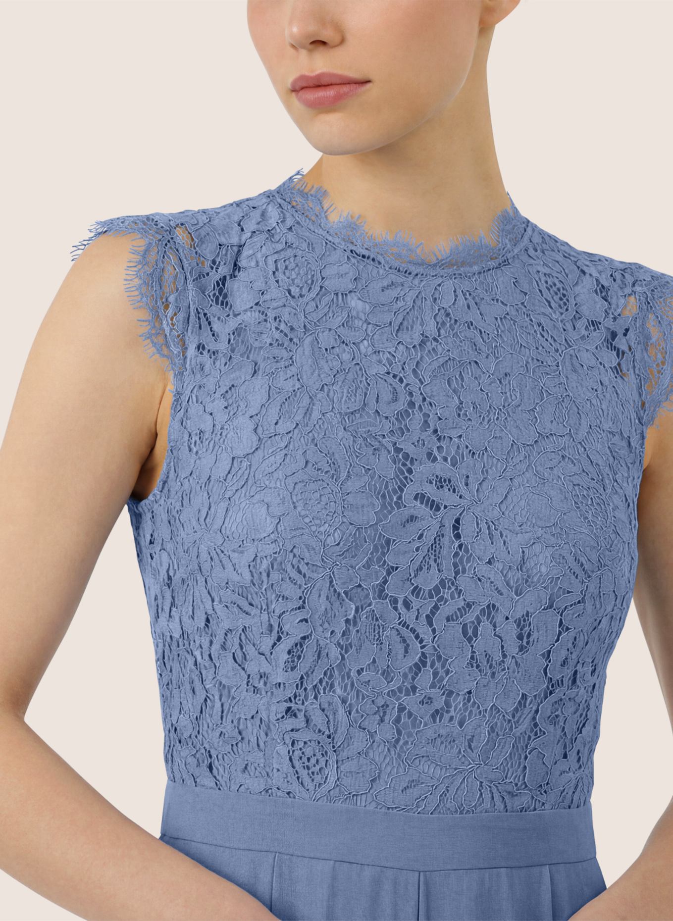 APART Overall mit Spitzenoberteil: HELLBLAU