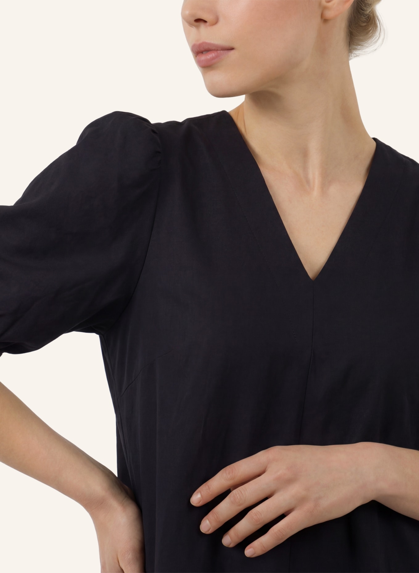 APART Langes Kleid: SCHWARZ