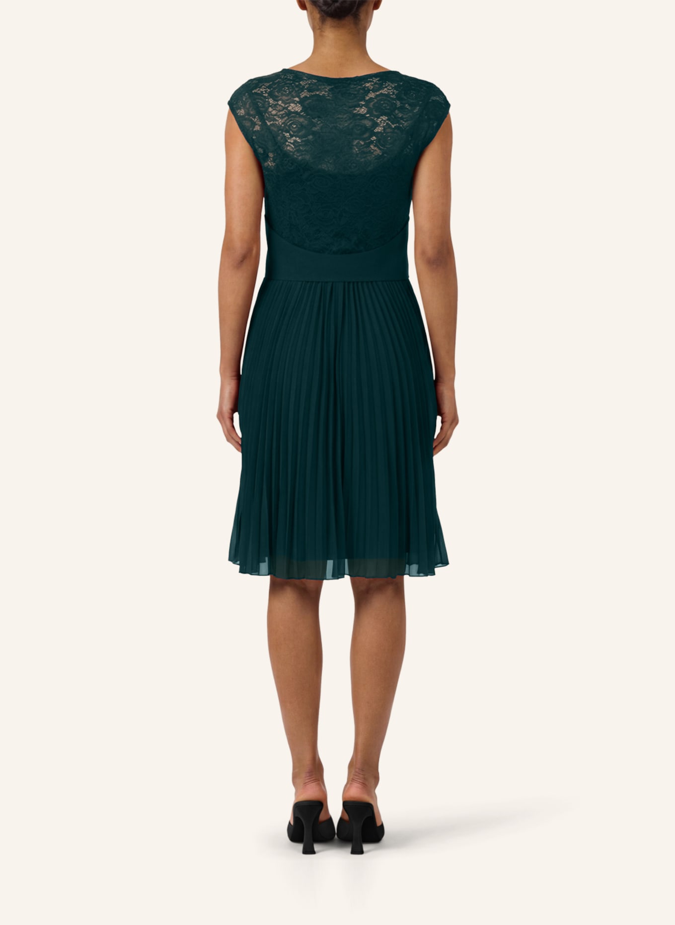 APART Cocktailkleid: DUNKELGRÜN