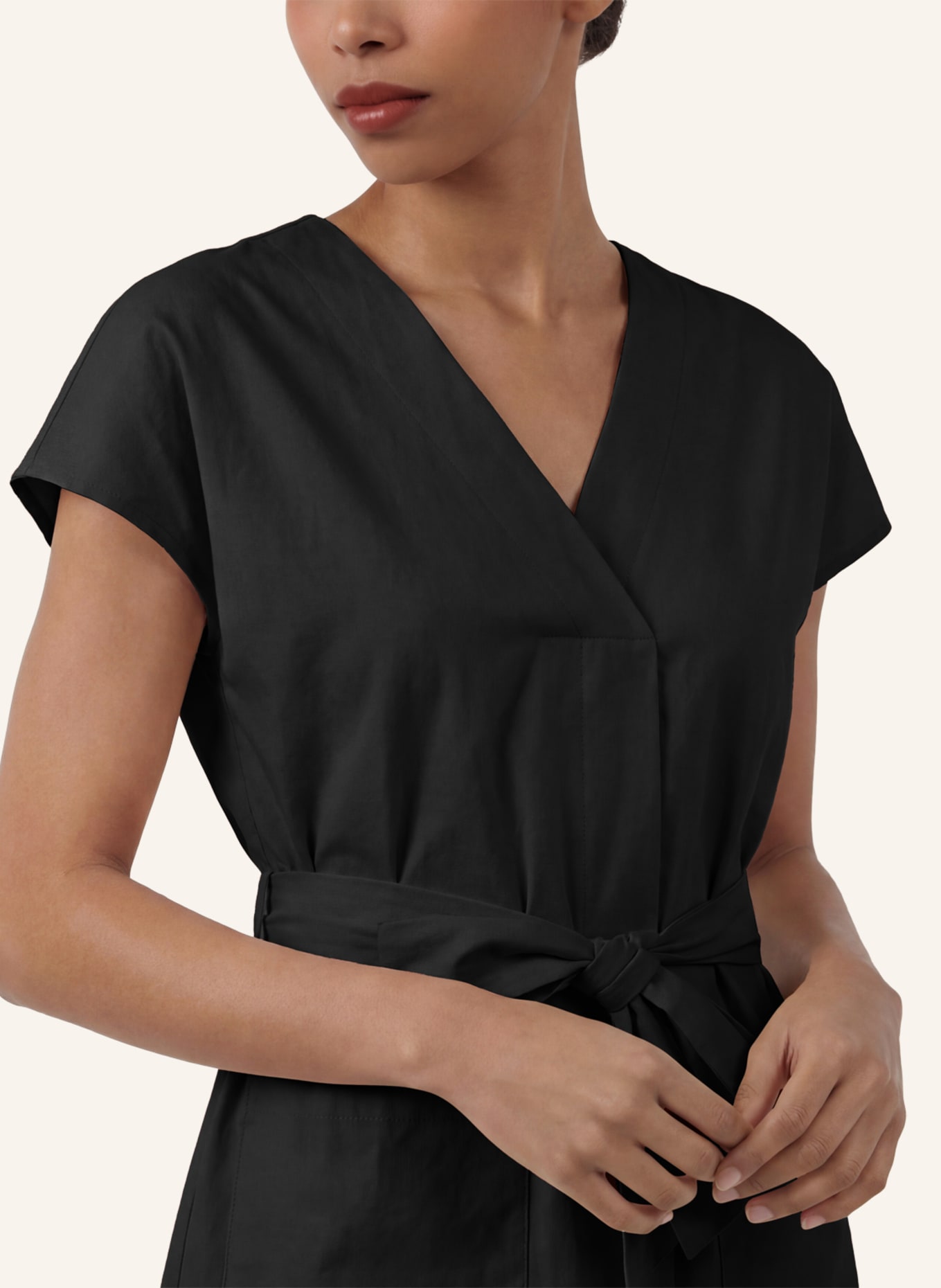 APART Kleid: SCHWARZ