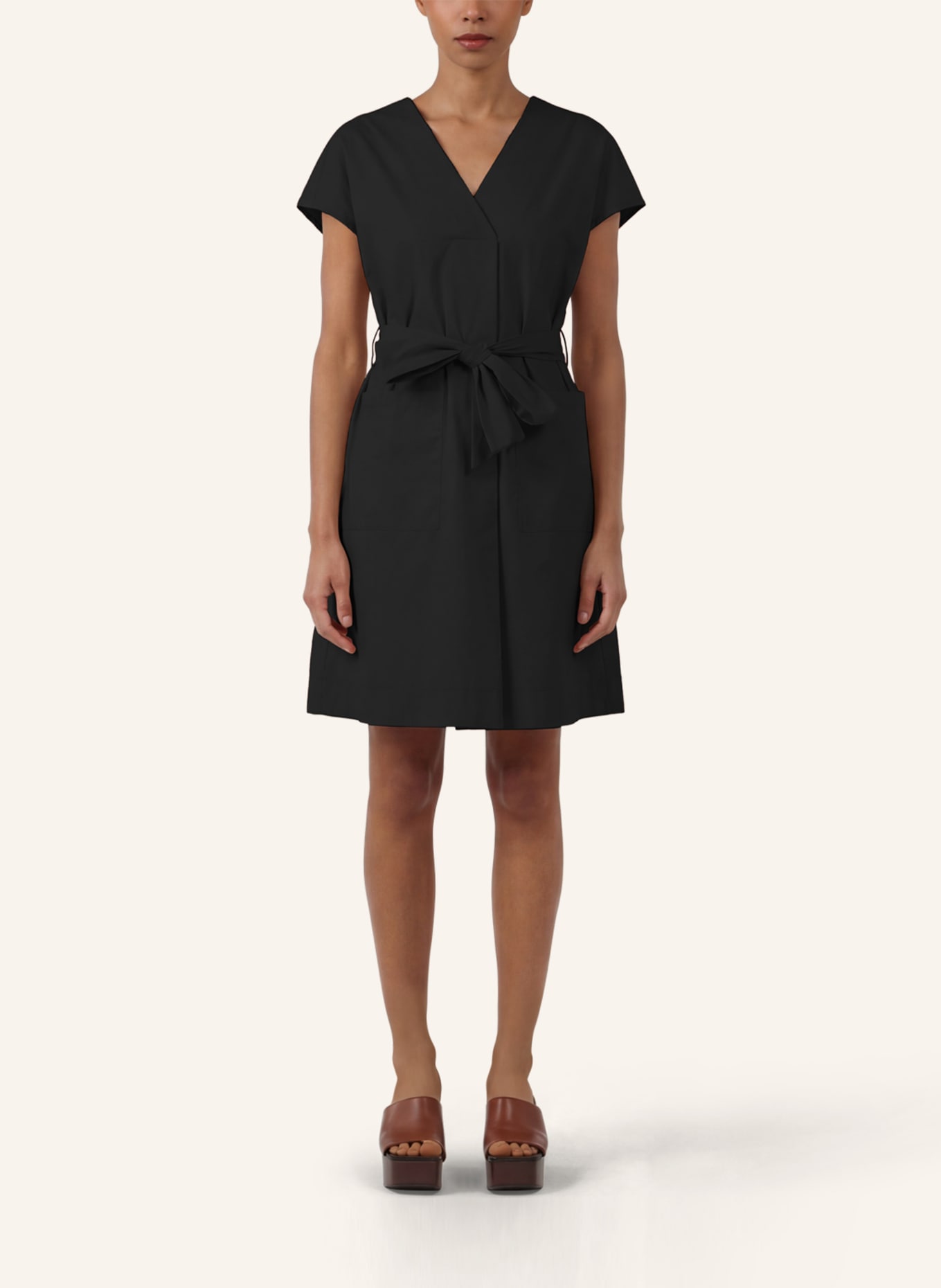 APART Kleid: SCHWARZ