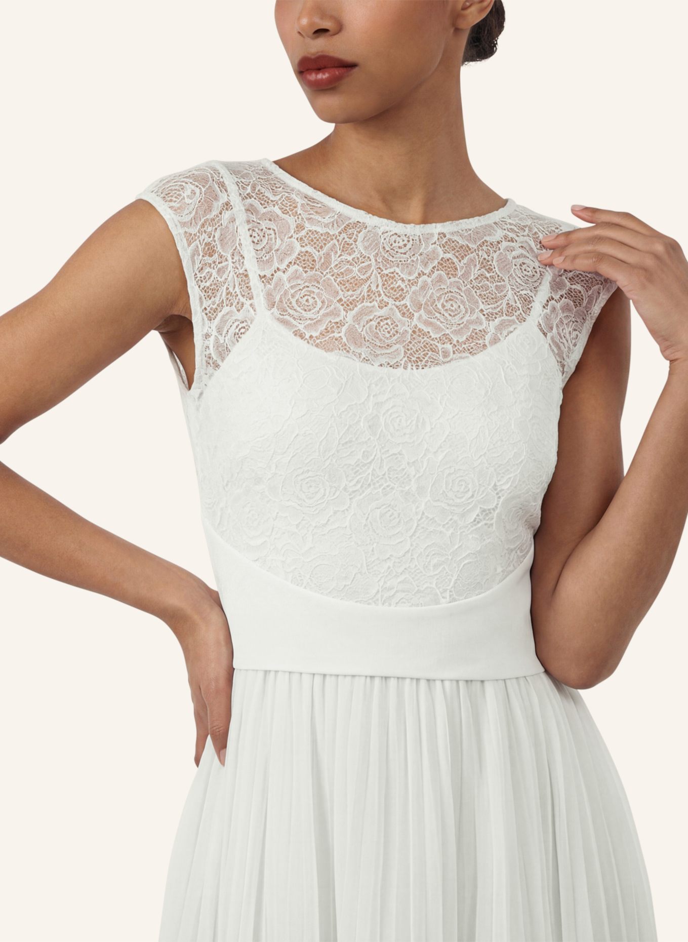 APART Cocktailkleid: CREME