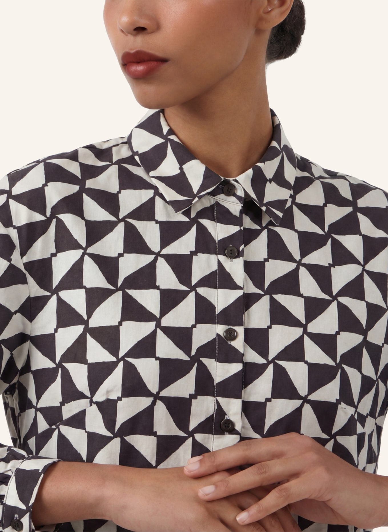 APART Midi Kleid: SCHWARZ/ CREME