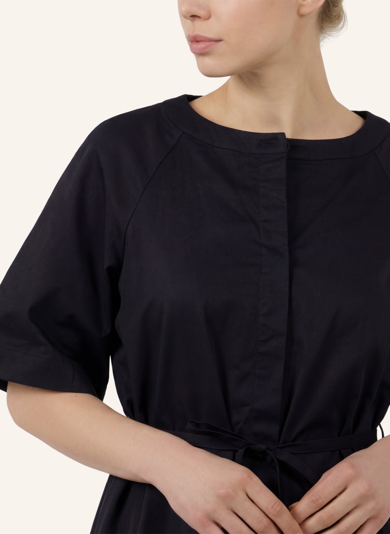 APART Kurzes Kleid: SCHWARZ