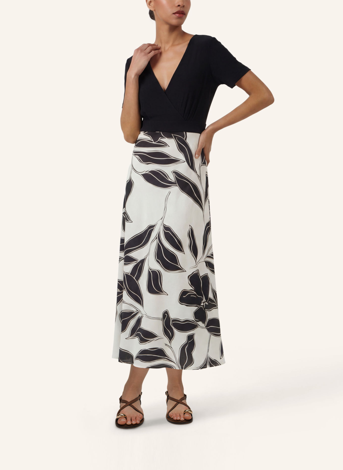 APART Midi Jerseykleid: SCHWARZ / CREME