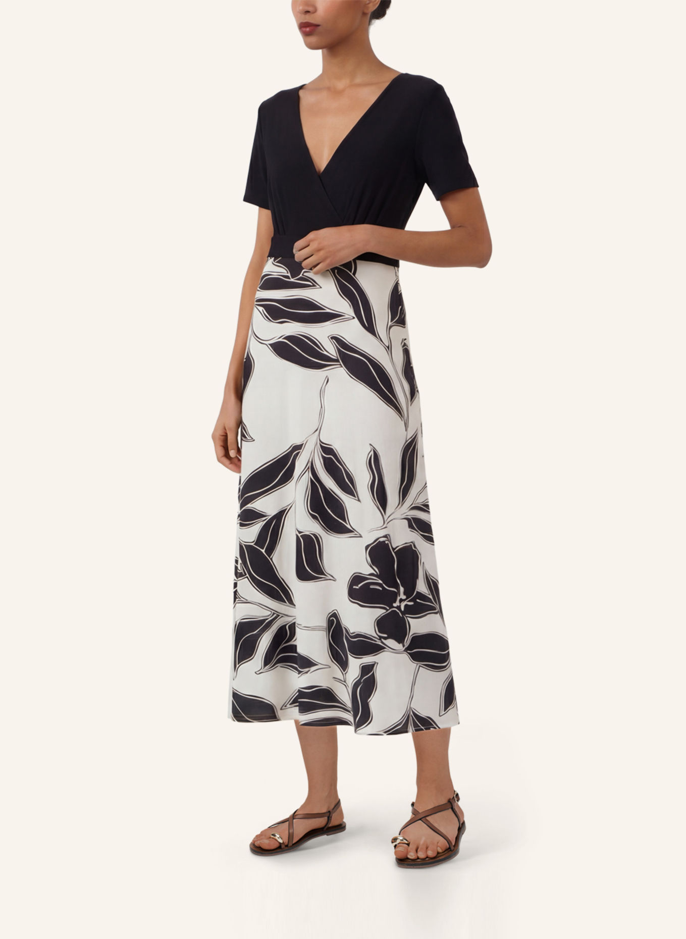APART Midi Jerseykleid: SCHWARZ / CREME