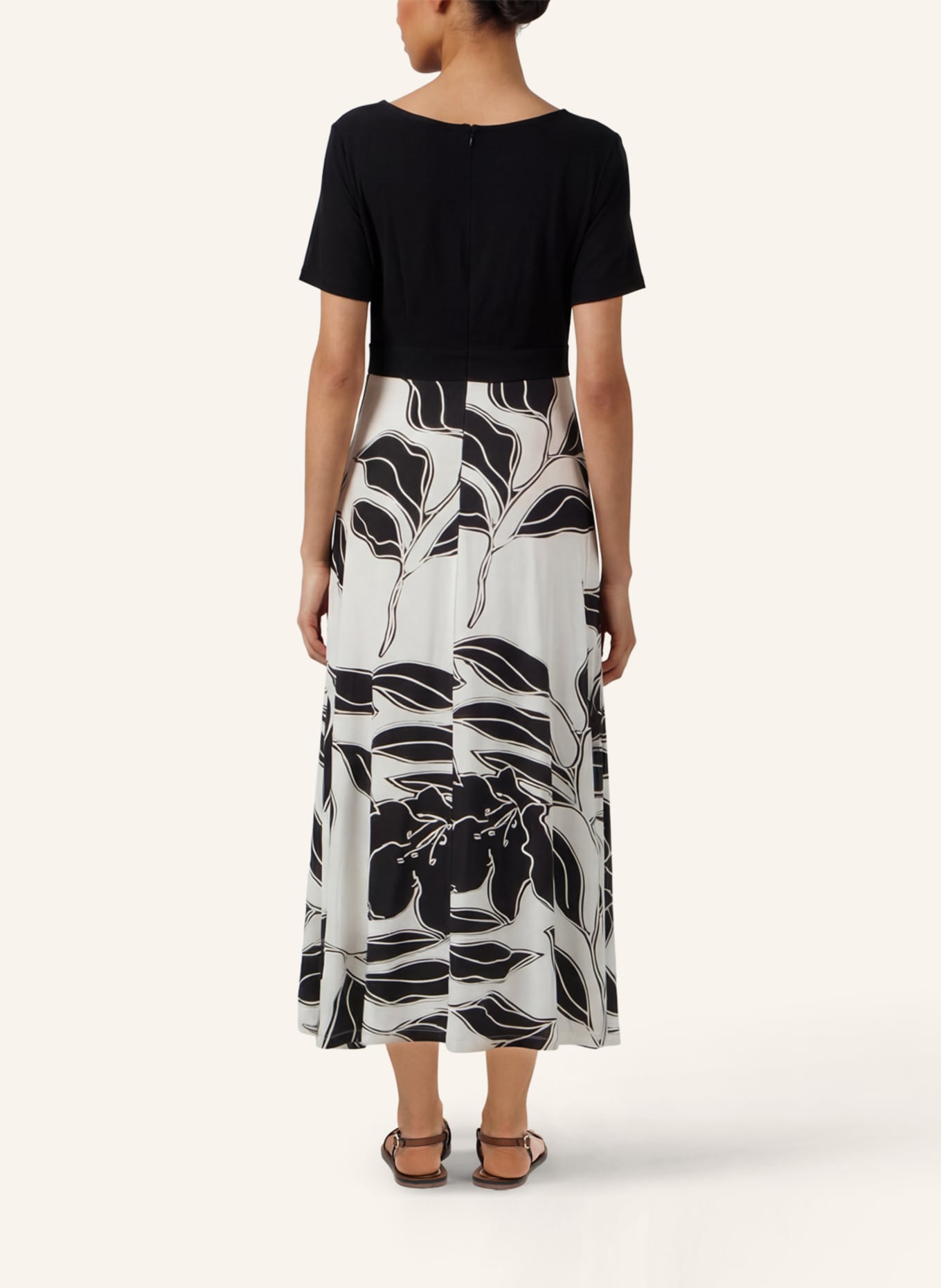 APART Midi Jerseykleid: SCHWARZ/ CREME