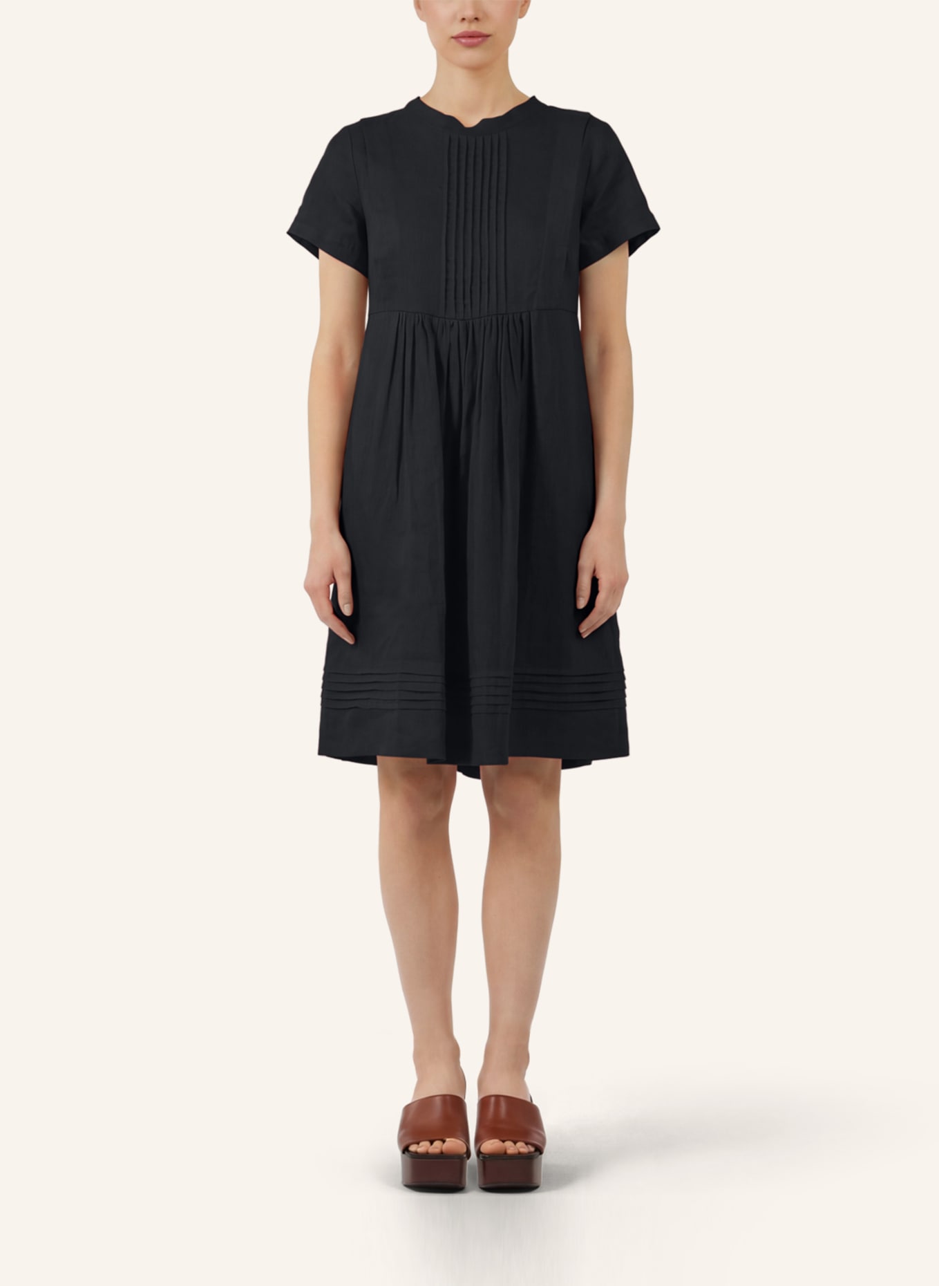 APART Kleid: SCHWARZ