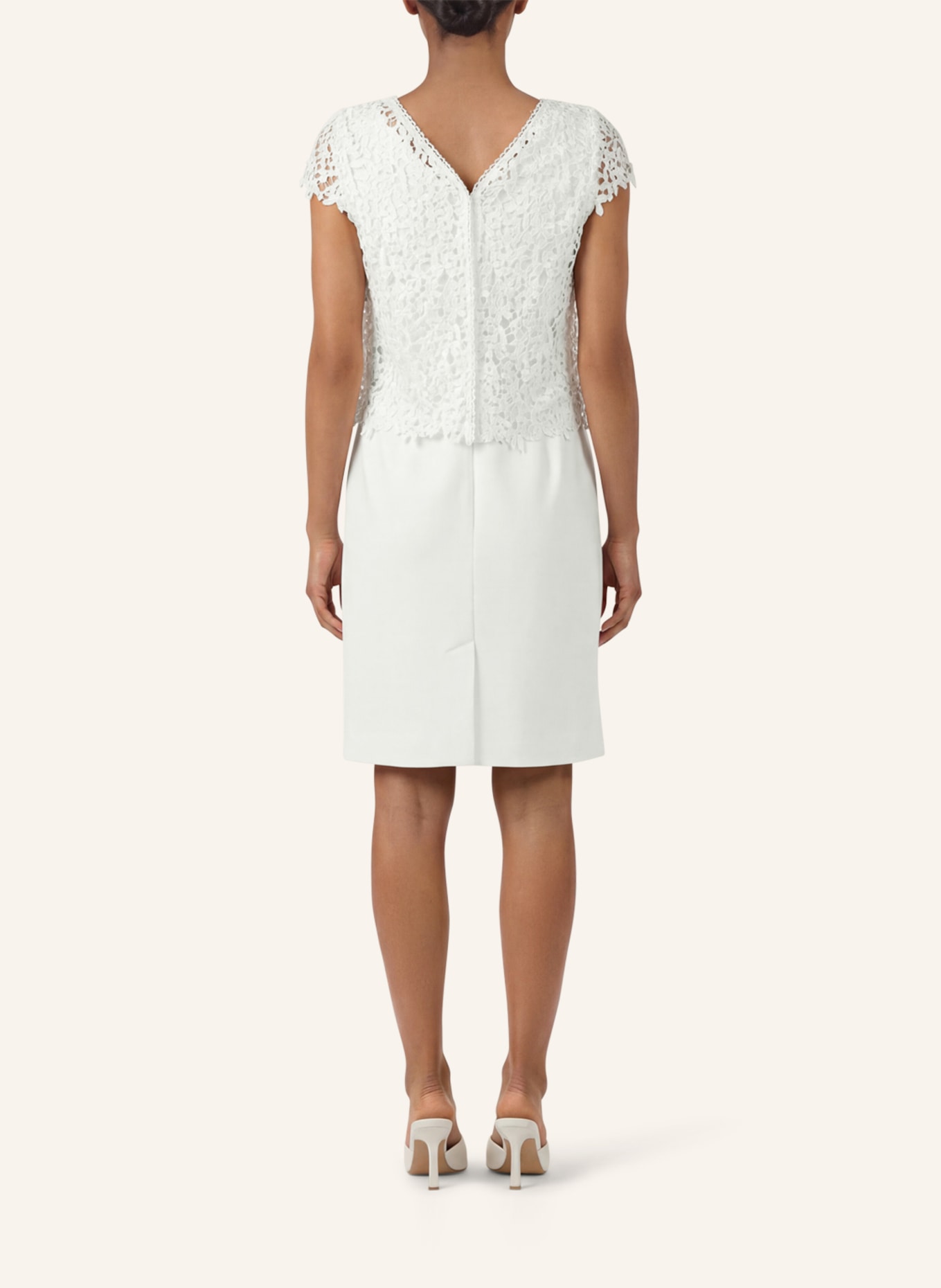 APART Etuikleid mit Spitzenjäckchen: CREME