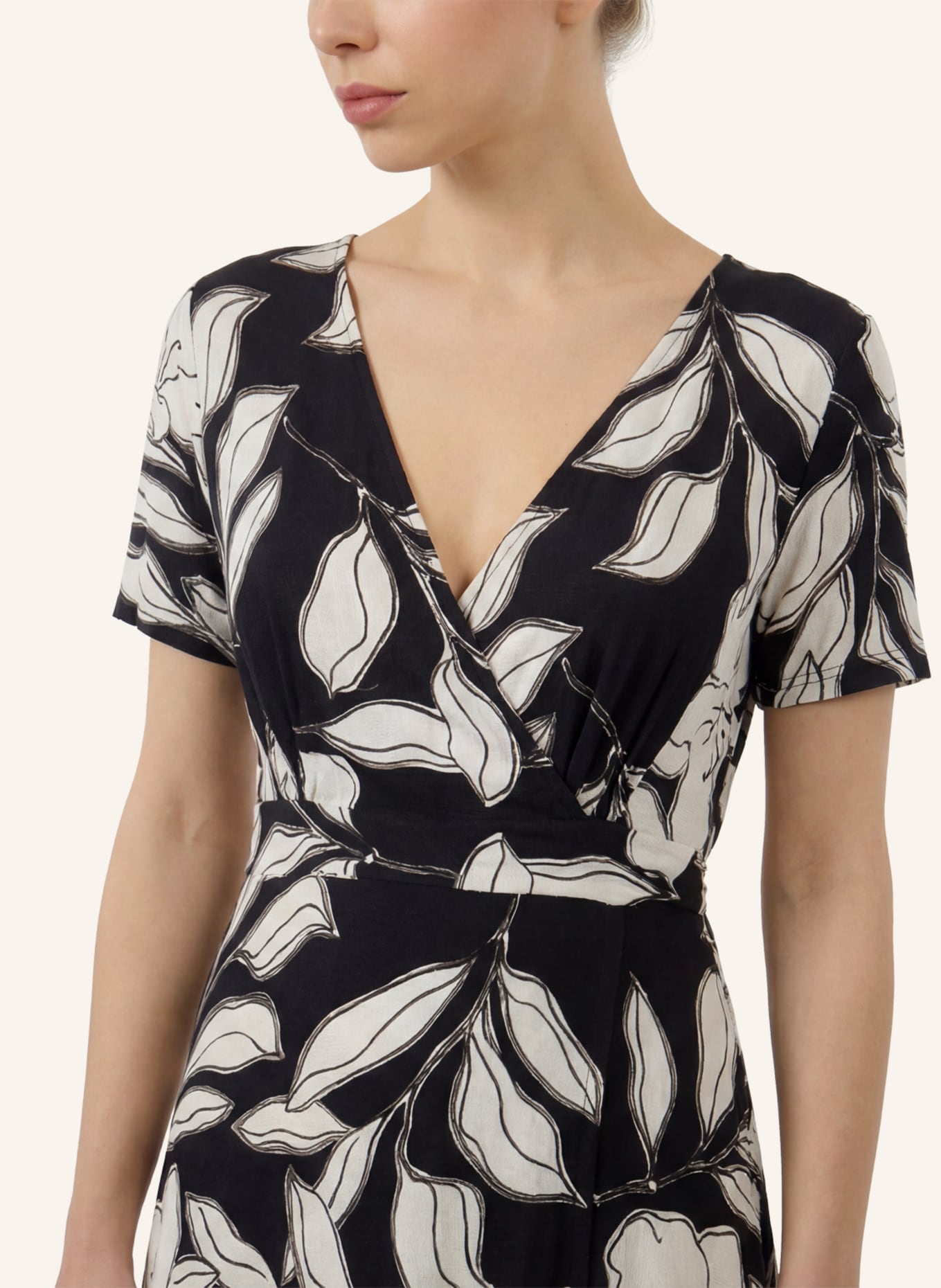 APART Midi Jerseykleid: SCHWARZ/ CREME