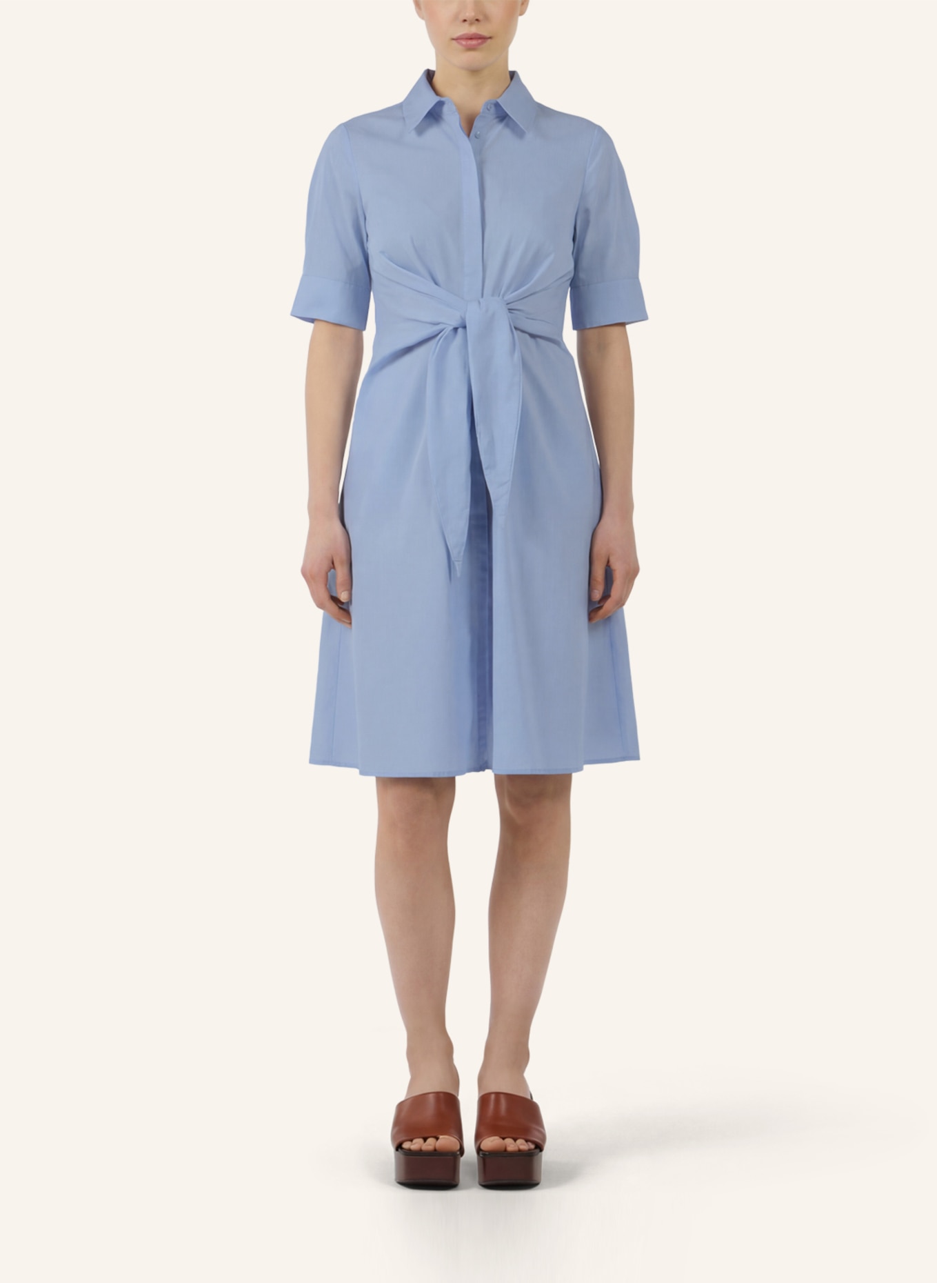 APART Kleid: HELLBLAU