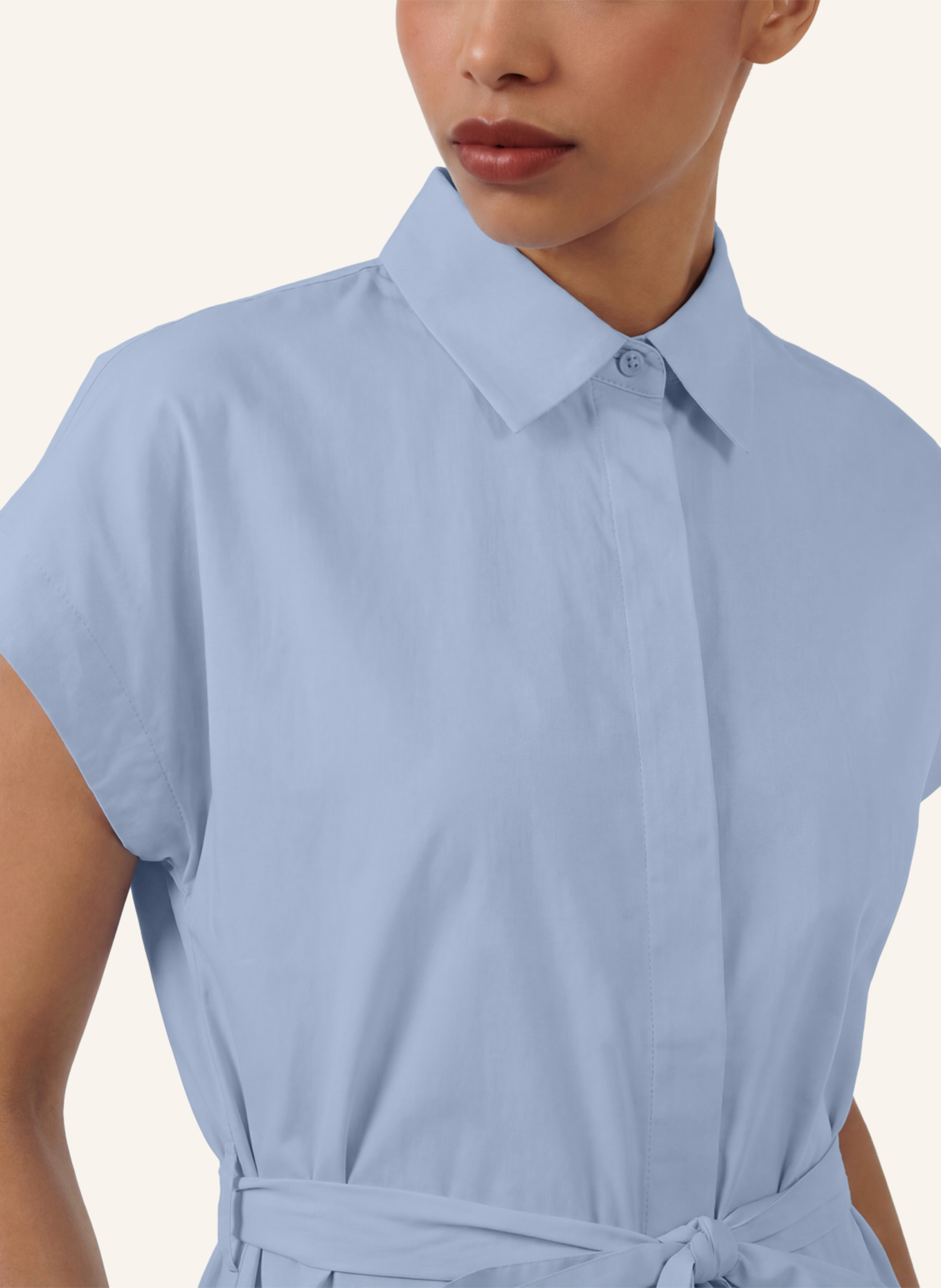 APART Midi Kleid: HELLBLAU