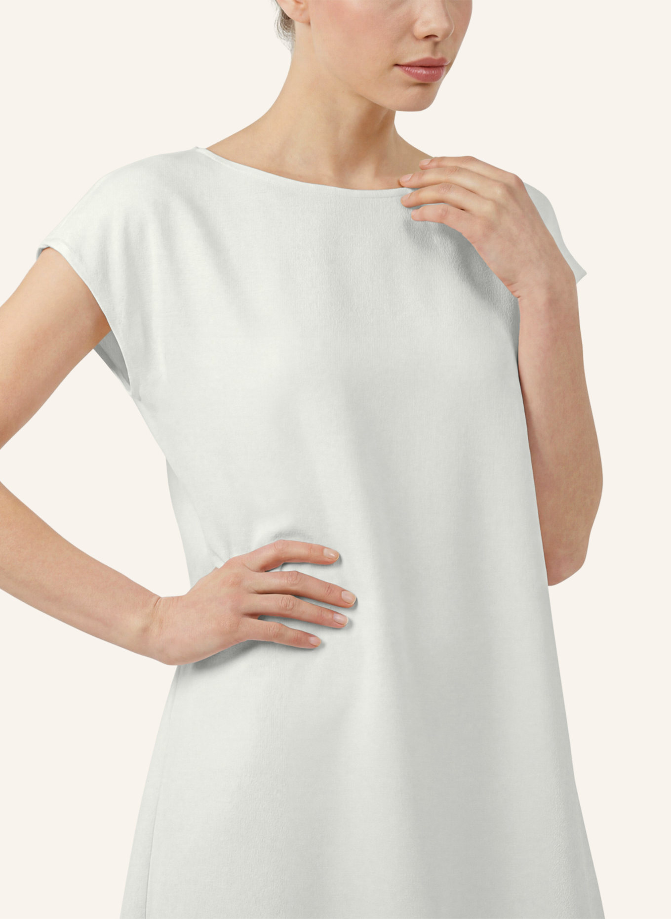 APART Oversized Kleid: CREME