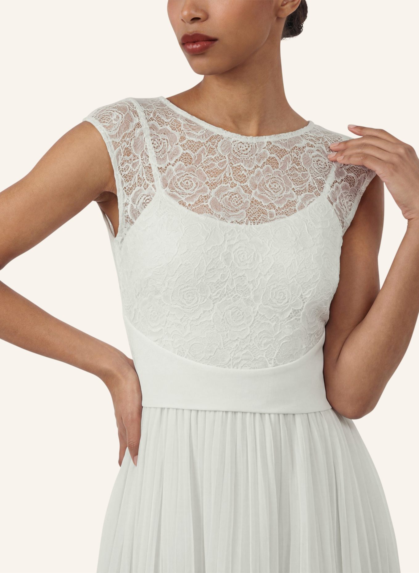 APART Cocktailkleid: CREME