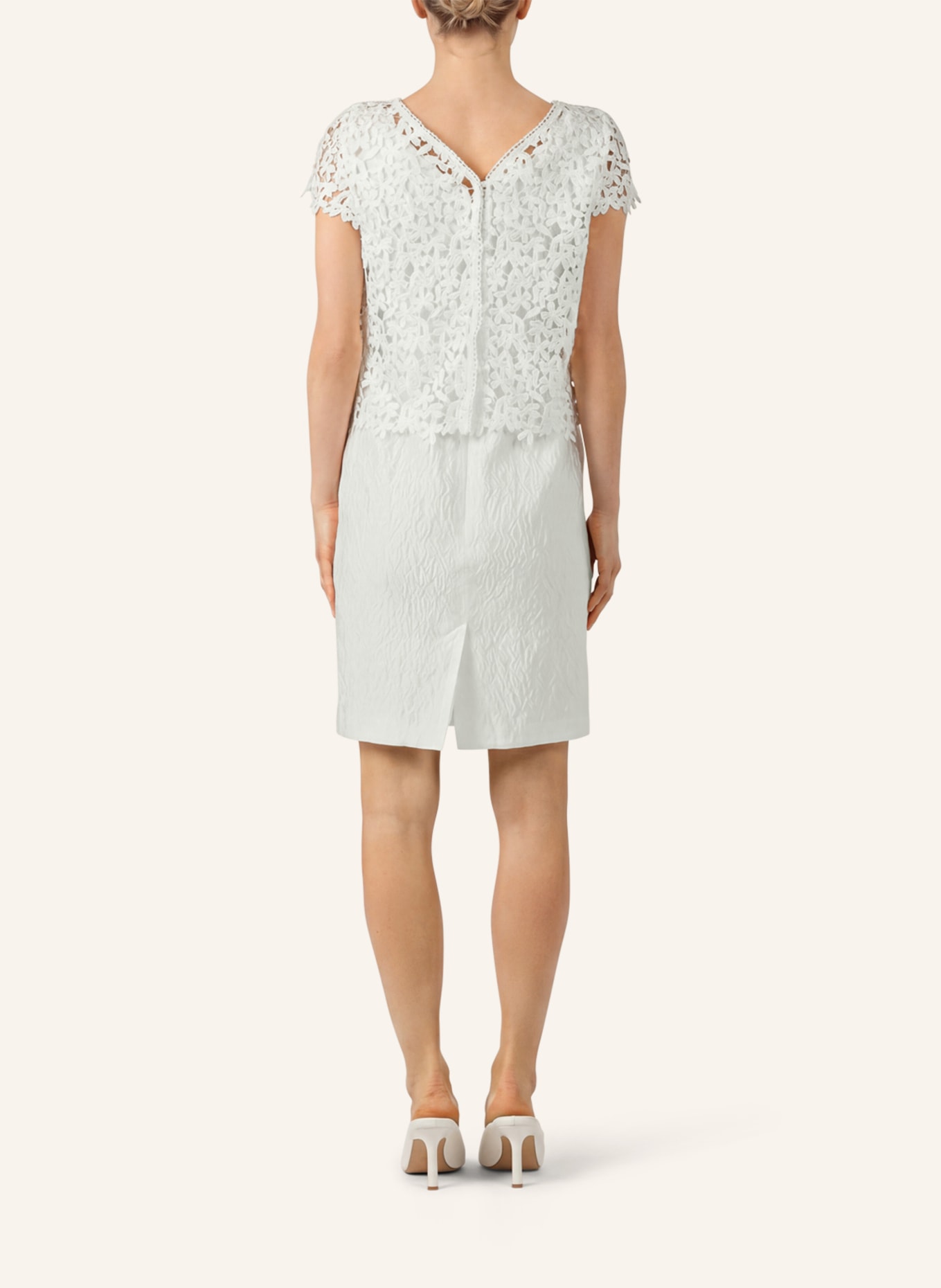 APART Etuikleid mit Spitzenjäckchen: CREME