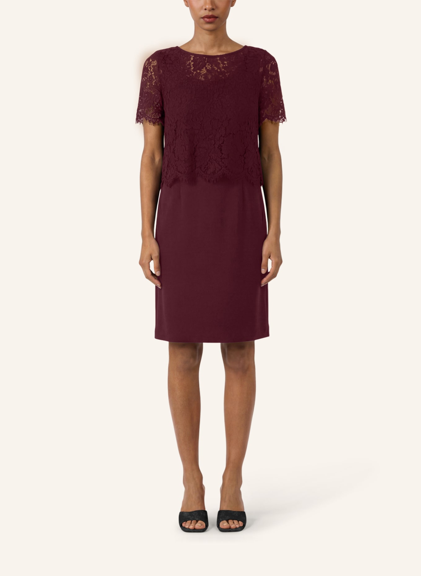 APART Etuikleid mit Spitzenjäckchen: ROT