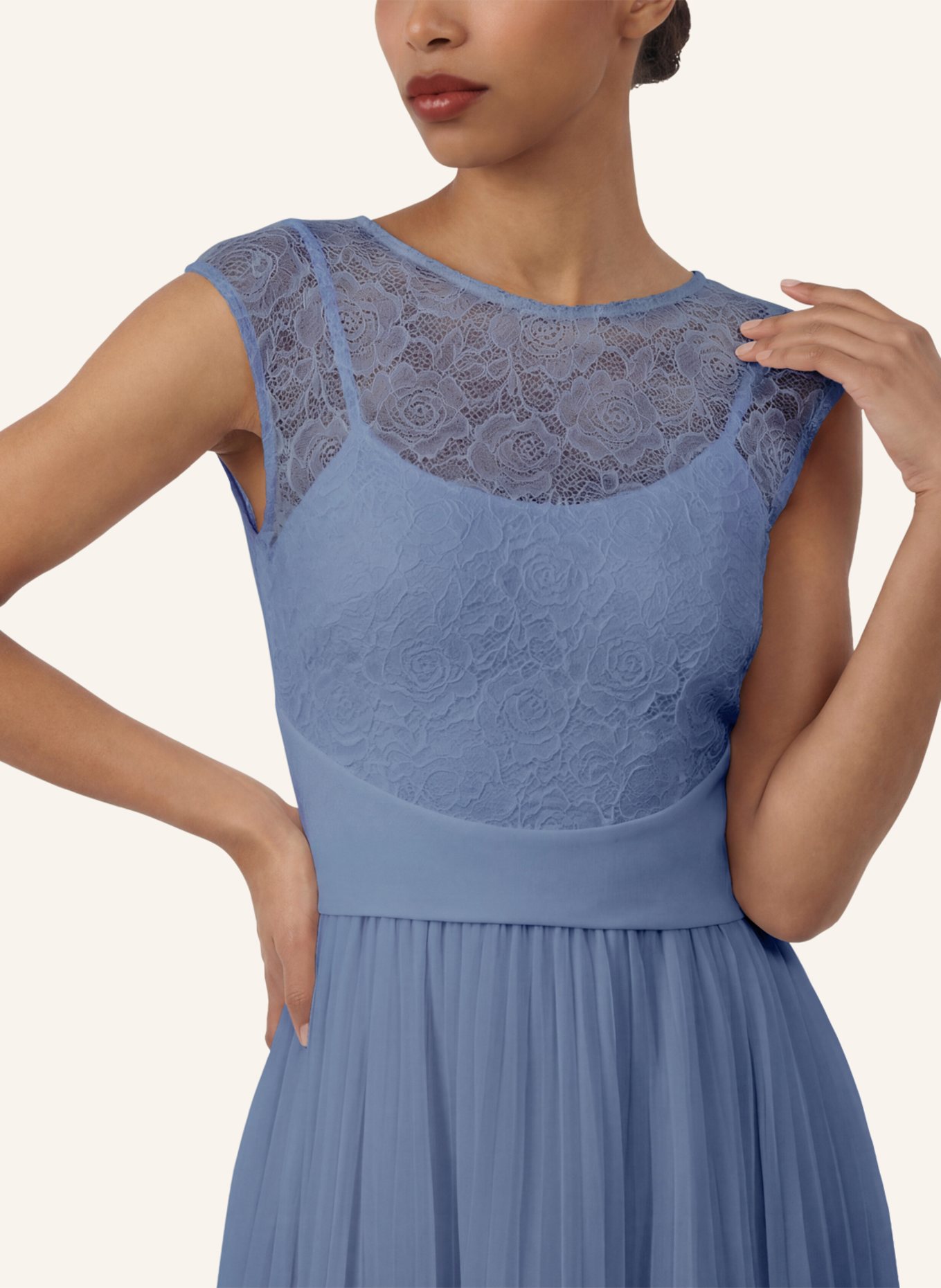 APART Cocktailkleid: HELLBLAU