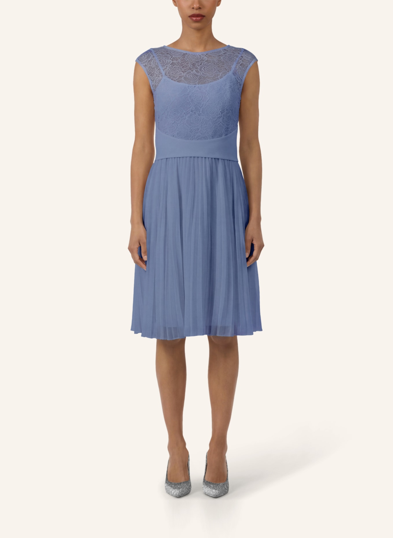 APART Cocktailkleid: HELLBLAU