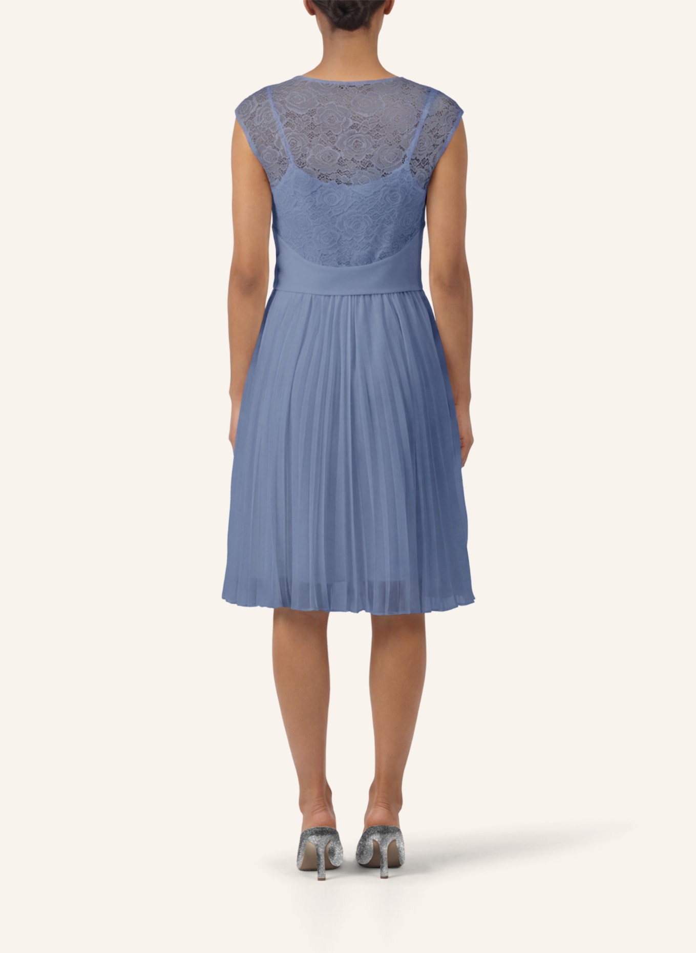 APART Cocktailkleid: HELLBLAU