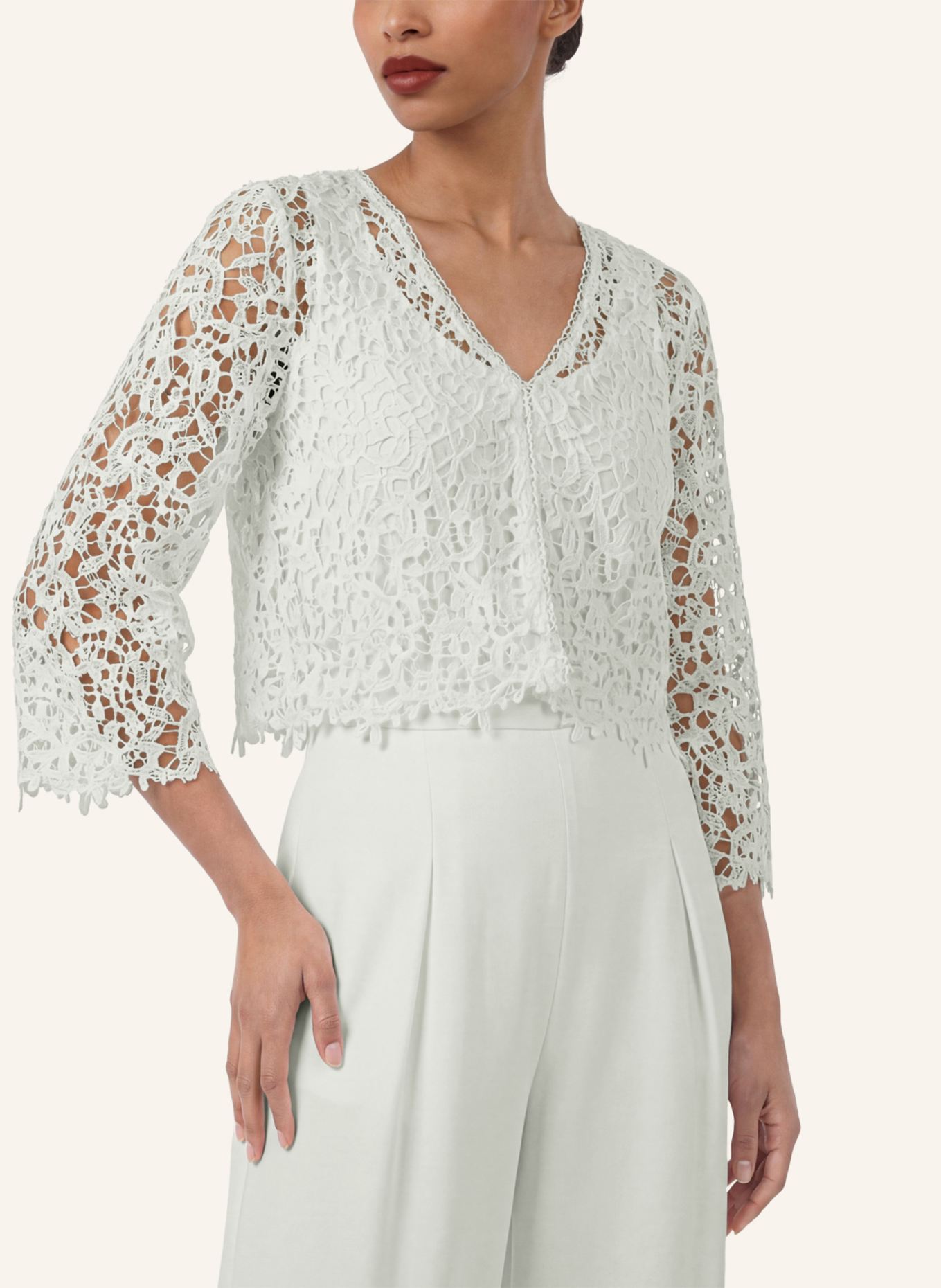 APART Overall mit Spitzenjäckchen: CREME