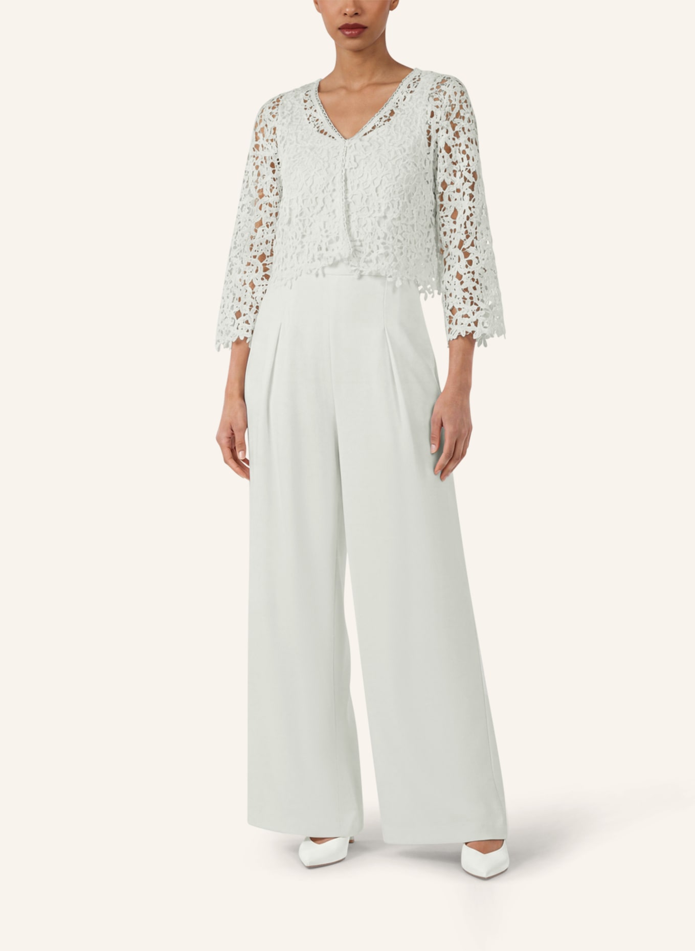 APART Overall mit Spitzenjäckchen: CREME