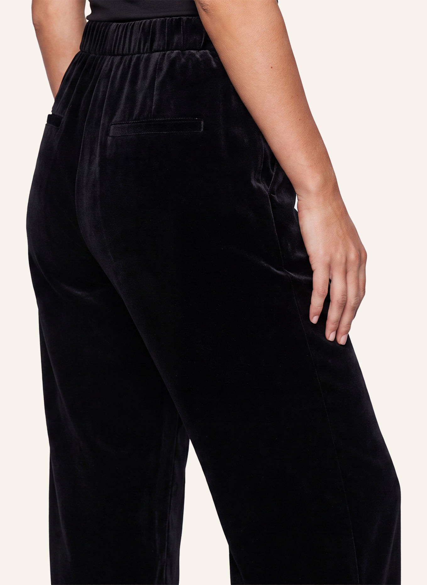 APART Samthose: SCHWARZ