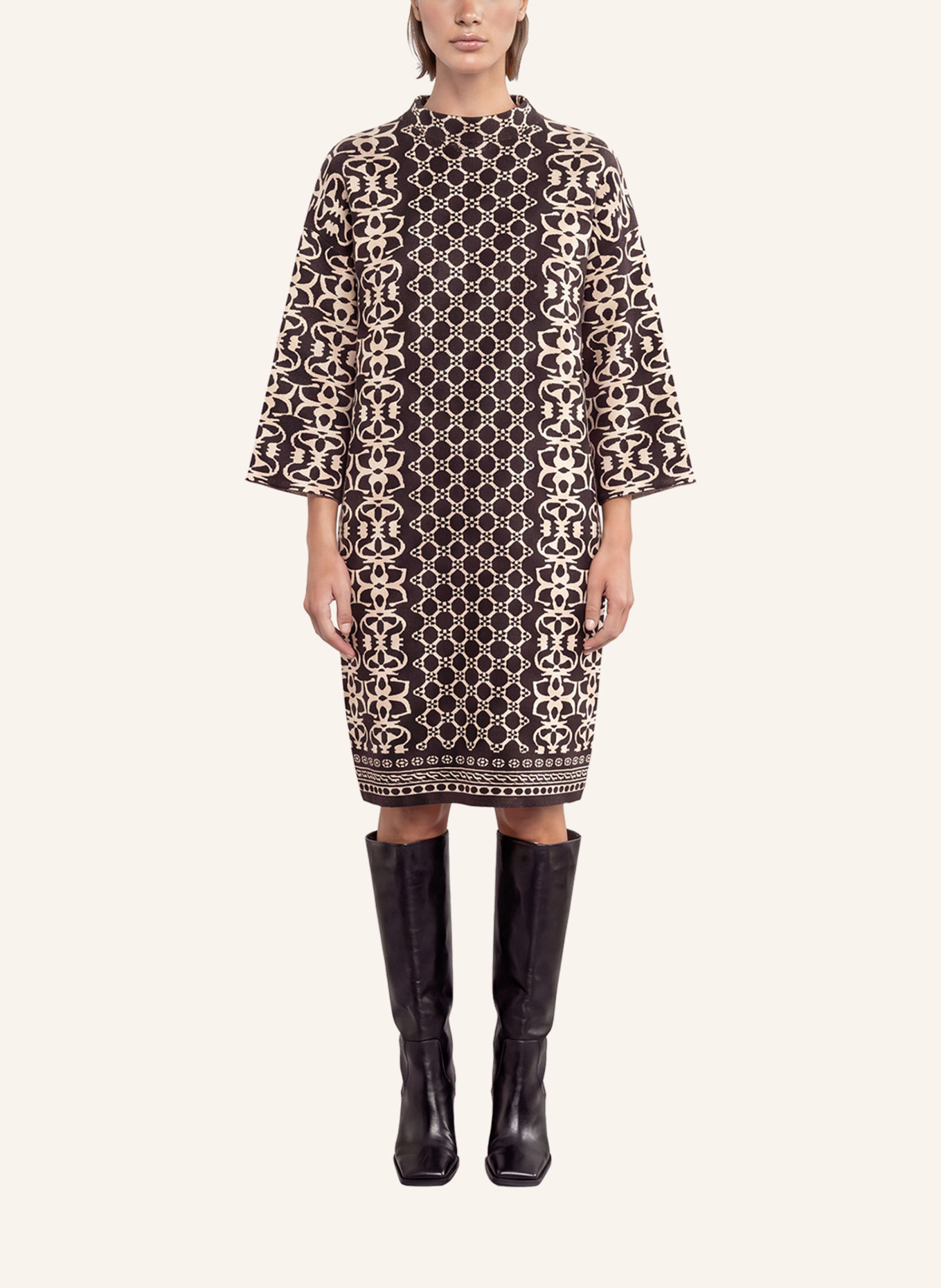 APART Jacquard Strickkleid: SCHWARZ / BEIGE