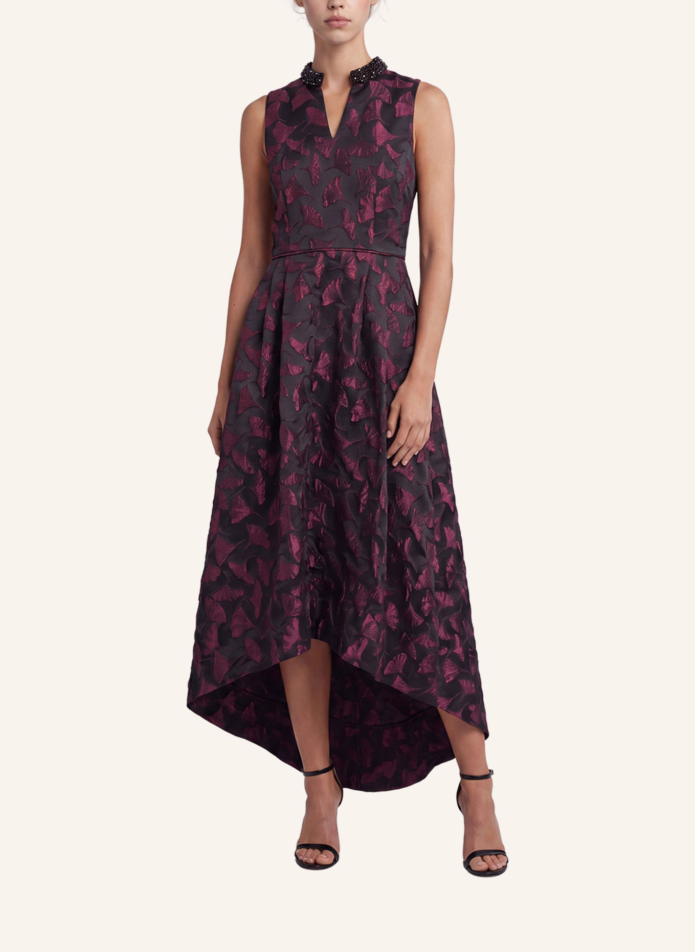 APART Jacquard Kleid: SCHWARZ / ROT