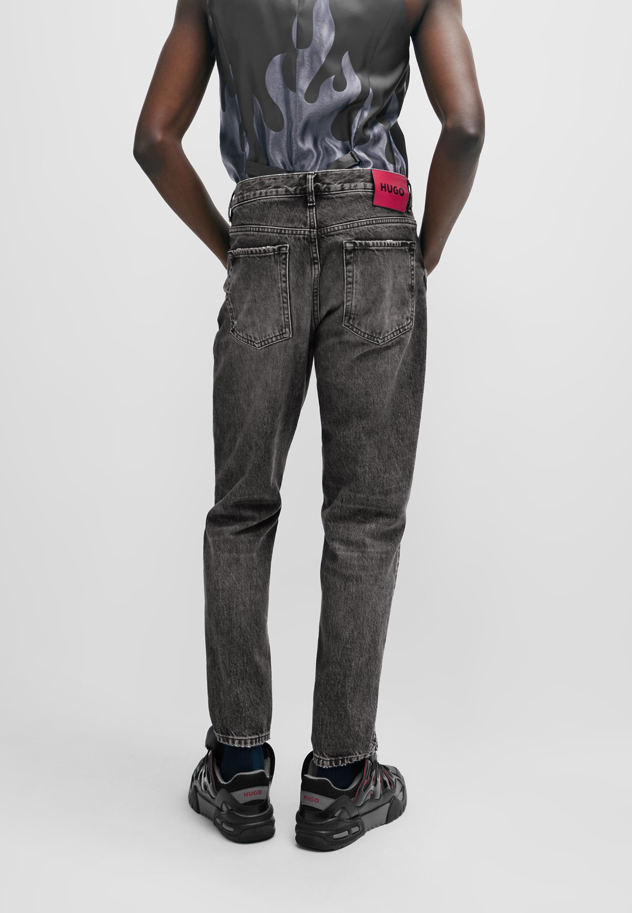 HUGO Jeans HUGO 634 Tapered Fit, Farbe: DUNKELGRAU (Bild 2)