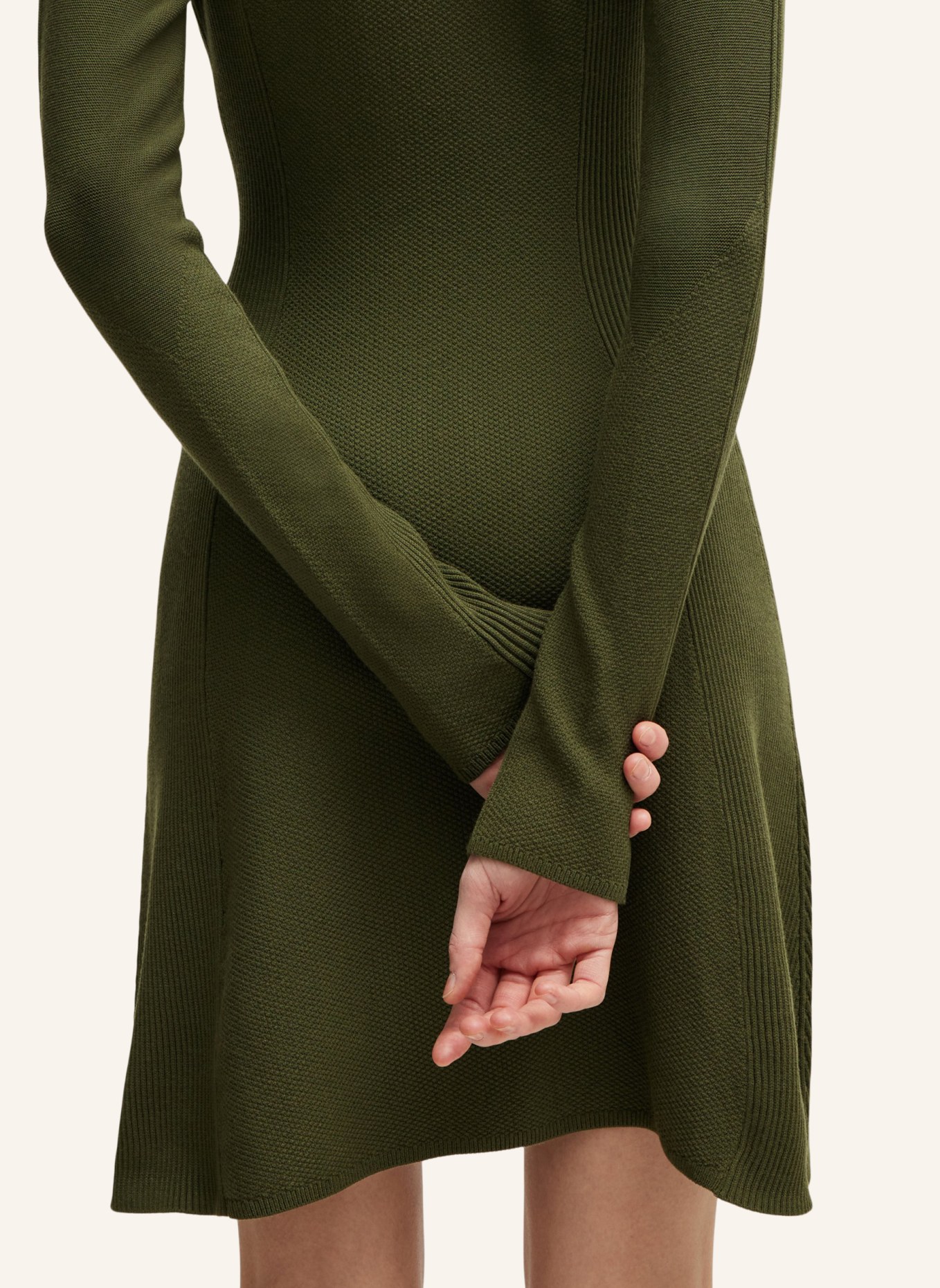 BOSS Gestricktes Kleid C_FIRO Slim Fit, Farbe: DUNKELGRÜN (Bild 4)