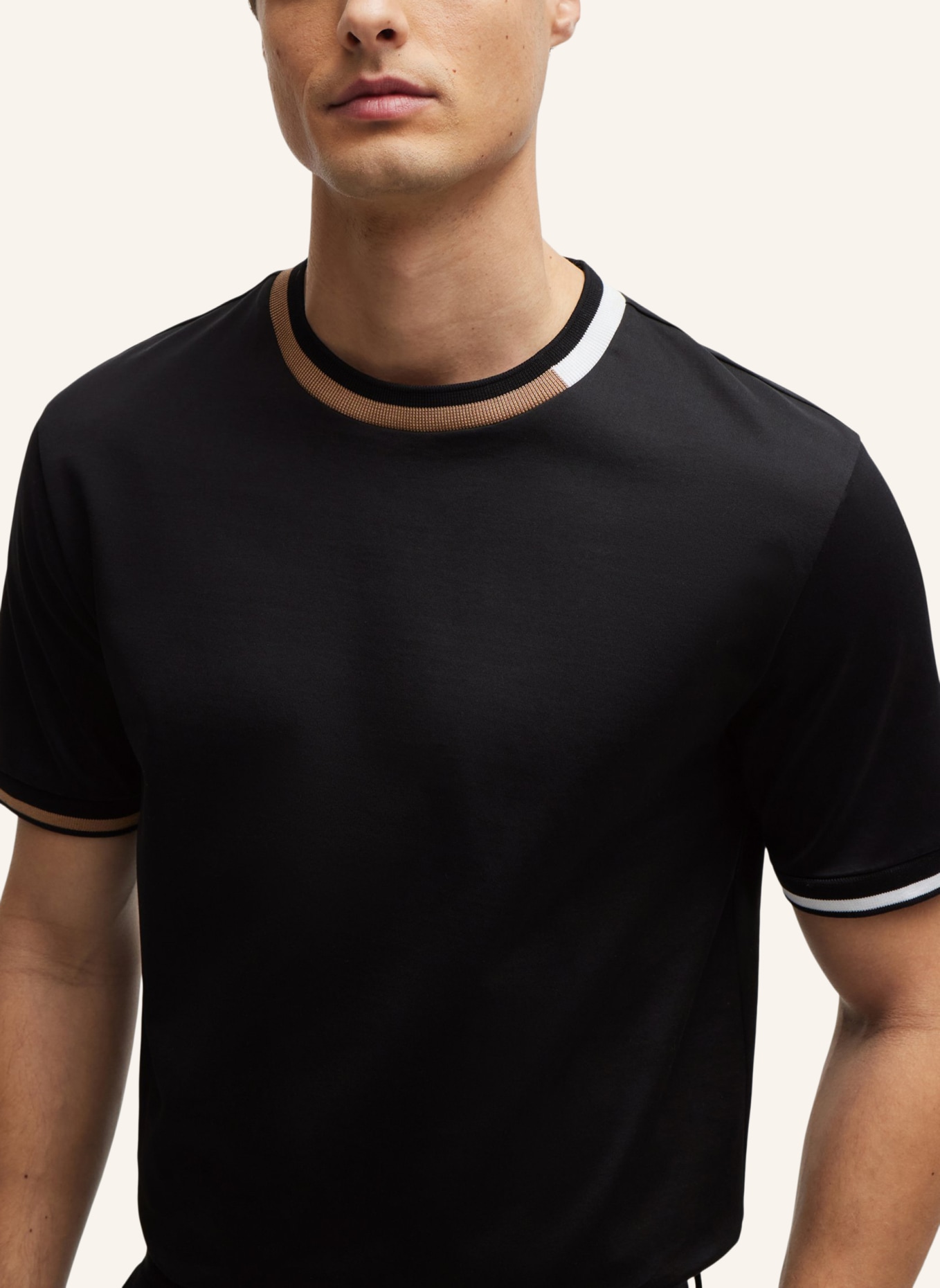 BOSS T-Shirt THOMPSON 211 Regular Fit, Farbe: SCHWARZ (Bild 3)