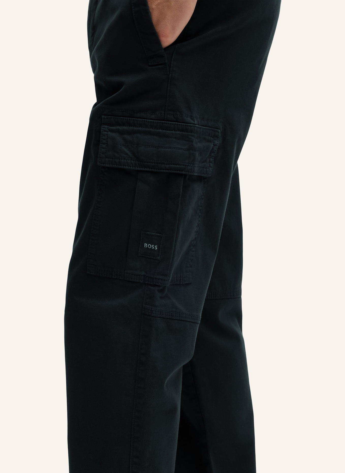 BOSS Casual Hose SISLA-7-CARGO Regular Fit, Farbe: SCHWARZ (Bild 4)