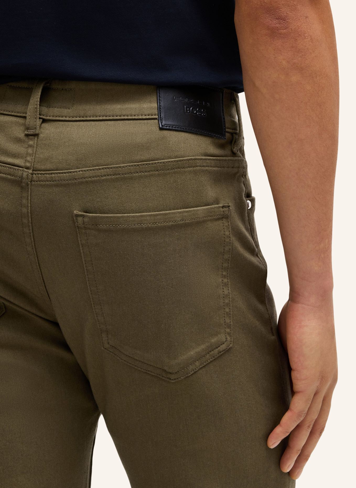 BOSS Jeans C-TABER_PS Tapered Fit: DUNKELGRÜN