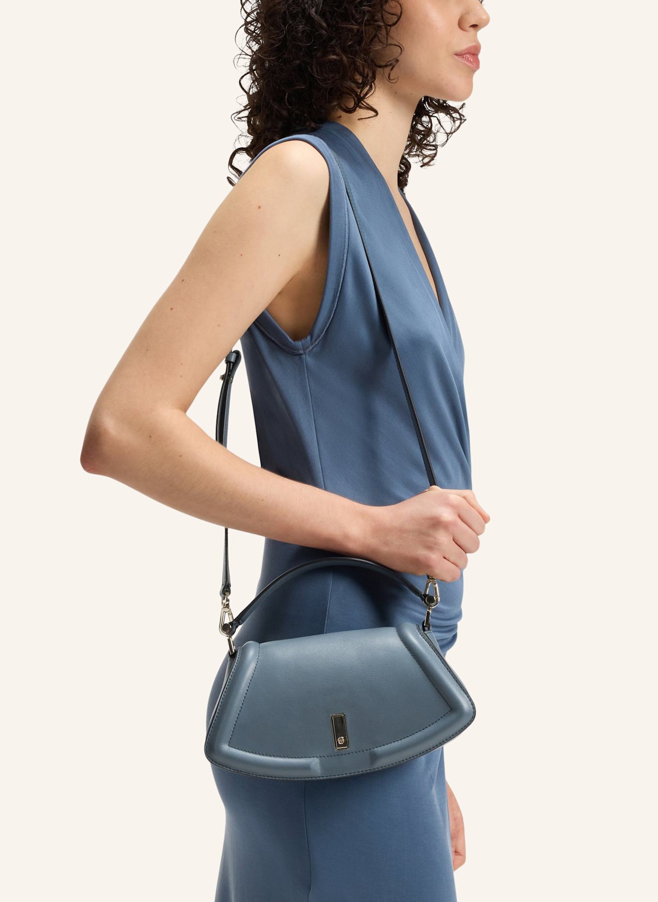 BOSS Umhängetasche ARIELL M SHOUD.BAG M: HELLBLAU