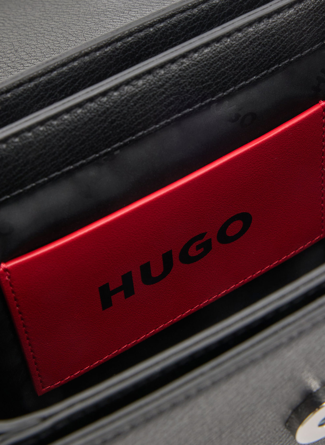 HUGO Umhängetasche MEL 2.0 SH. BAG FLAP: SCHWARZ