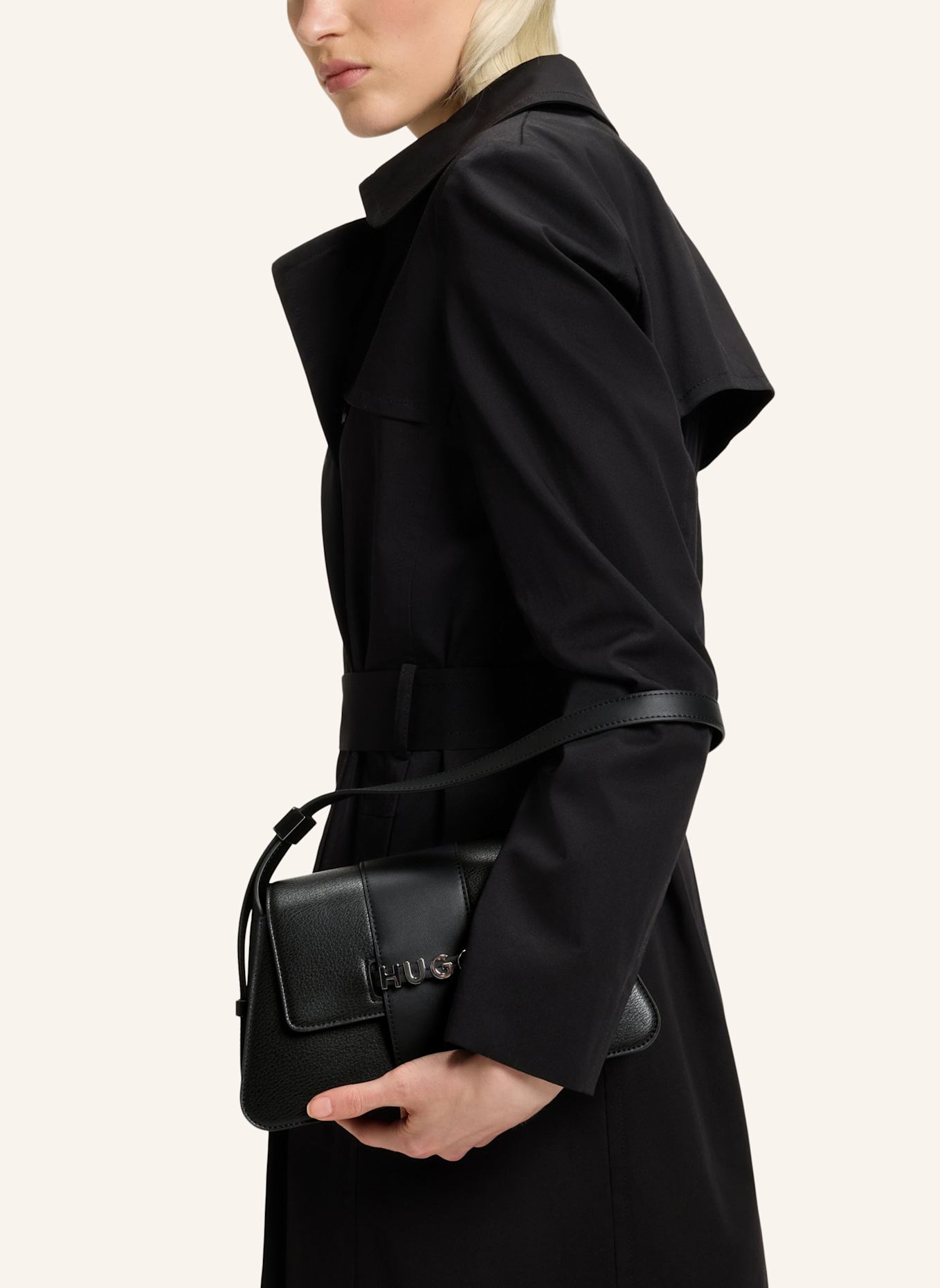 HUGO Umhängetasche MEL 2.0 SH. BAG FLAP: SCHWARZ