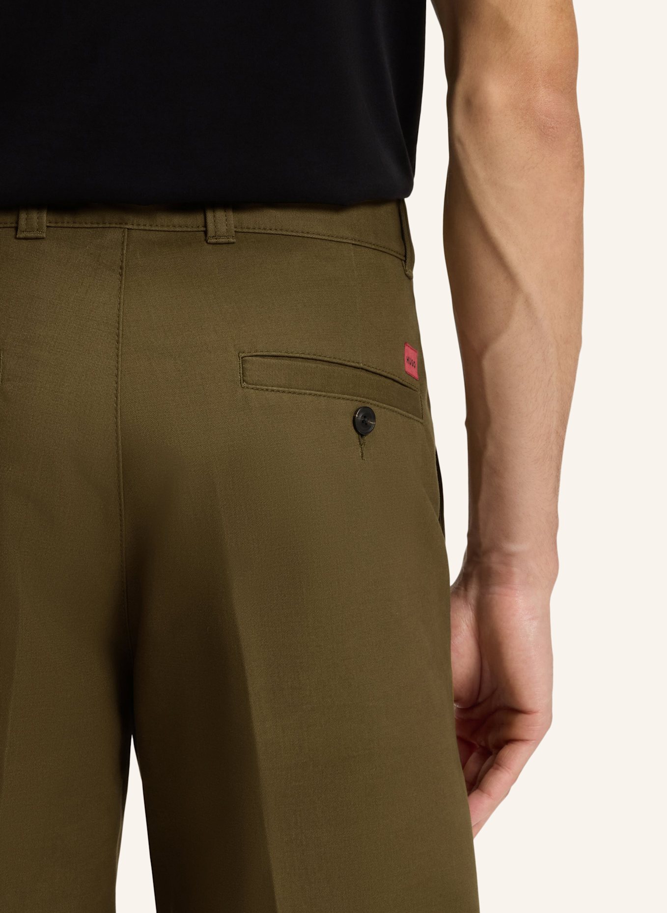 HUGO Short DARIK241 Regular Fit: GRÜN