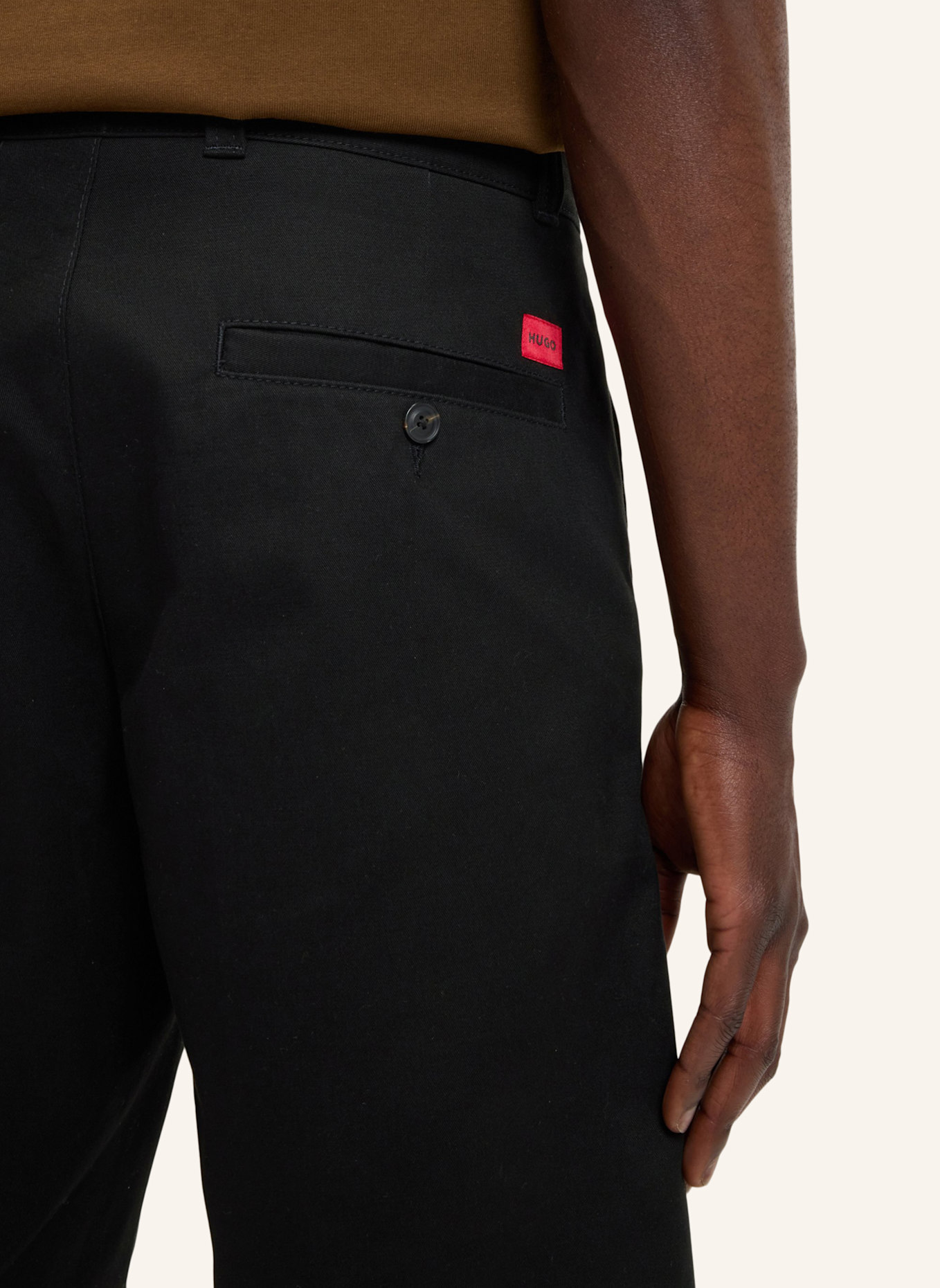 HUGO Short DARIK241 Regular Fit: SCHWARZ