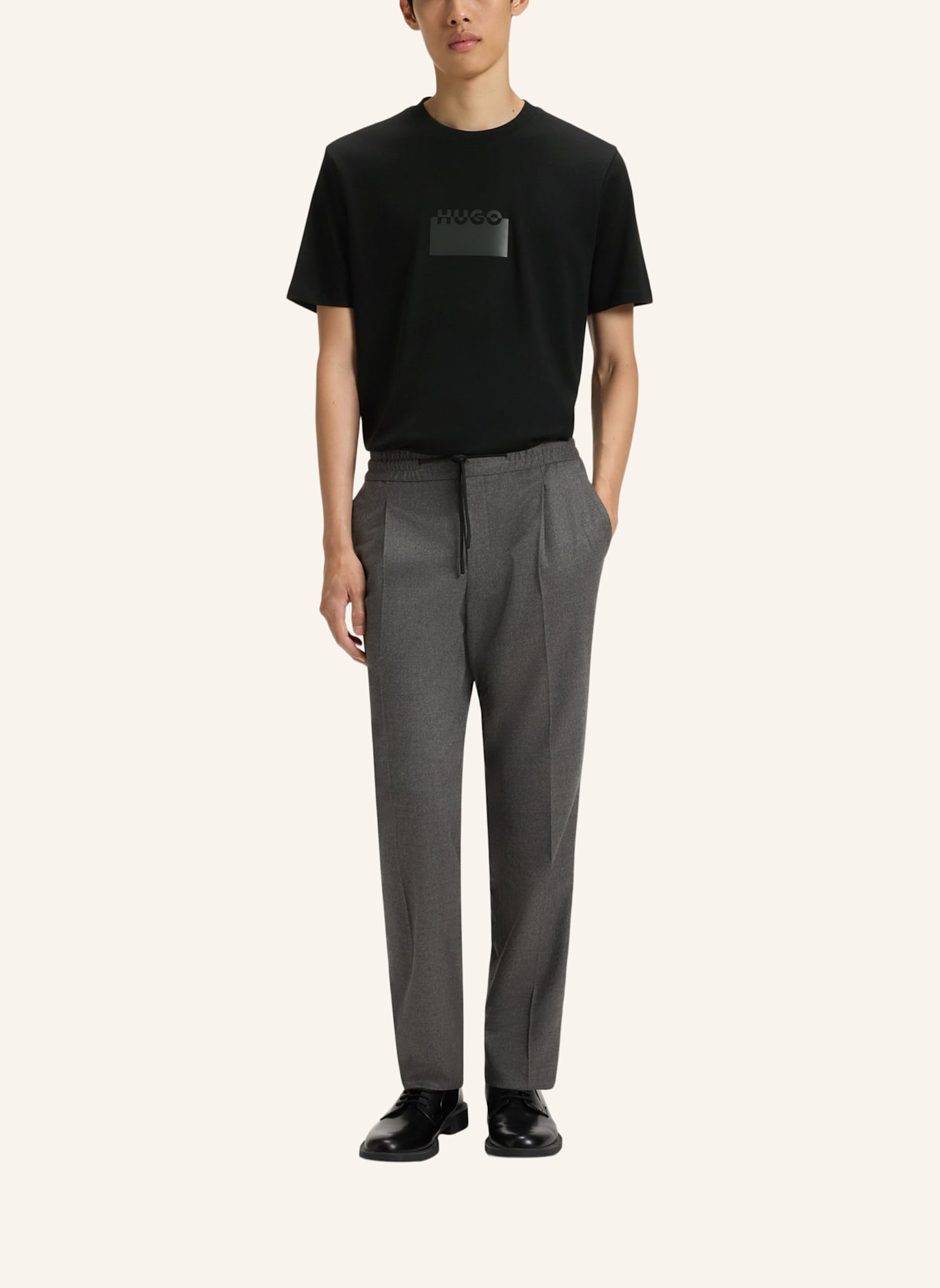 HUGO T-Shirt DELASTIO Regular Fit: SCHWARZ