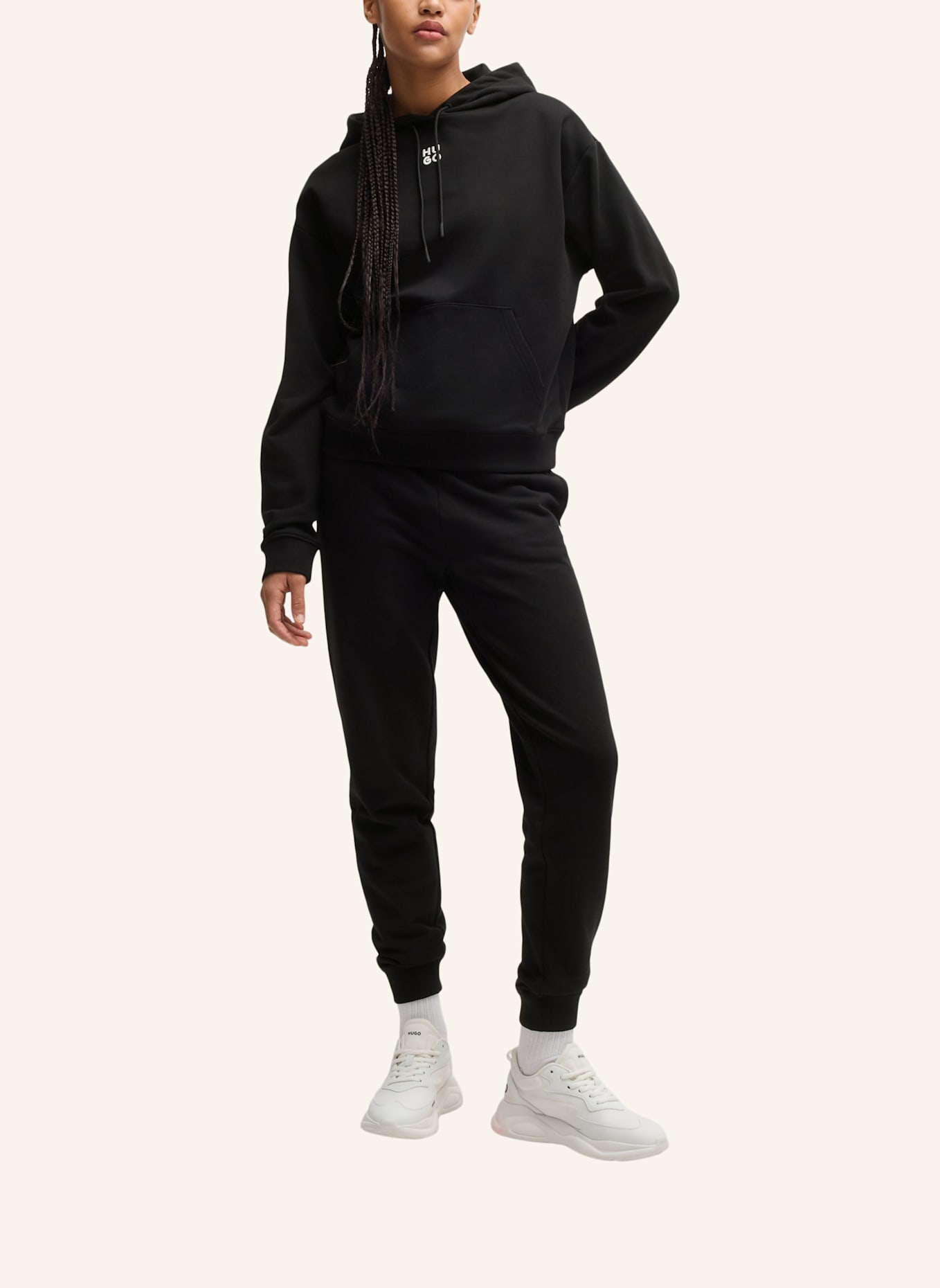 HUGO Sweatshirt DELFINIA Regular Fit: SCHWARZ