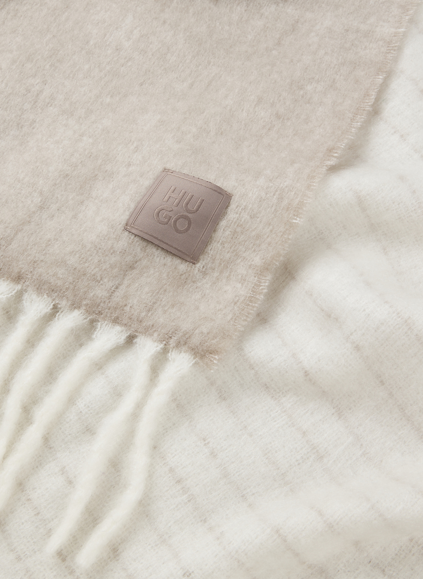 HUGO Gewebter Schal ELYZA_46*200: BEIGE