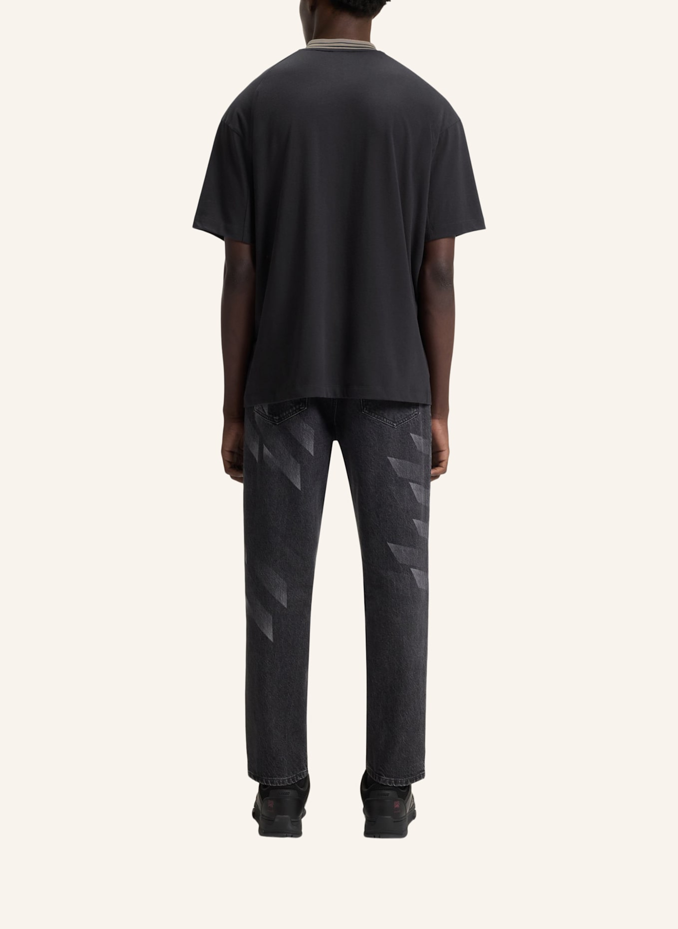 HUGO T-Shirt DYDALL_RB Oversize Fit: DUNKELBRAUN