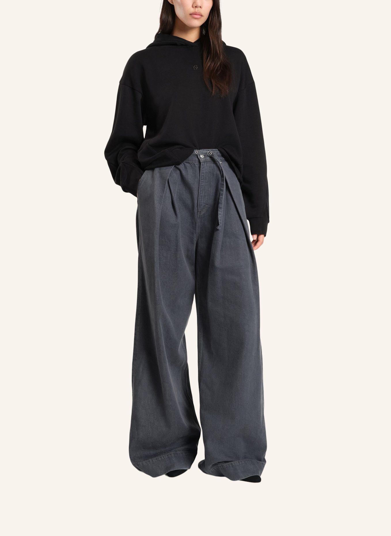 BOSS Sweatshirt ESSAGA: SCHWARZ