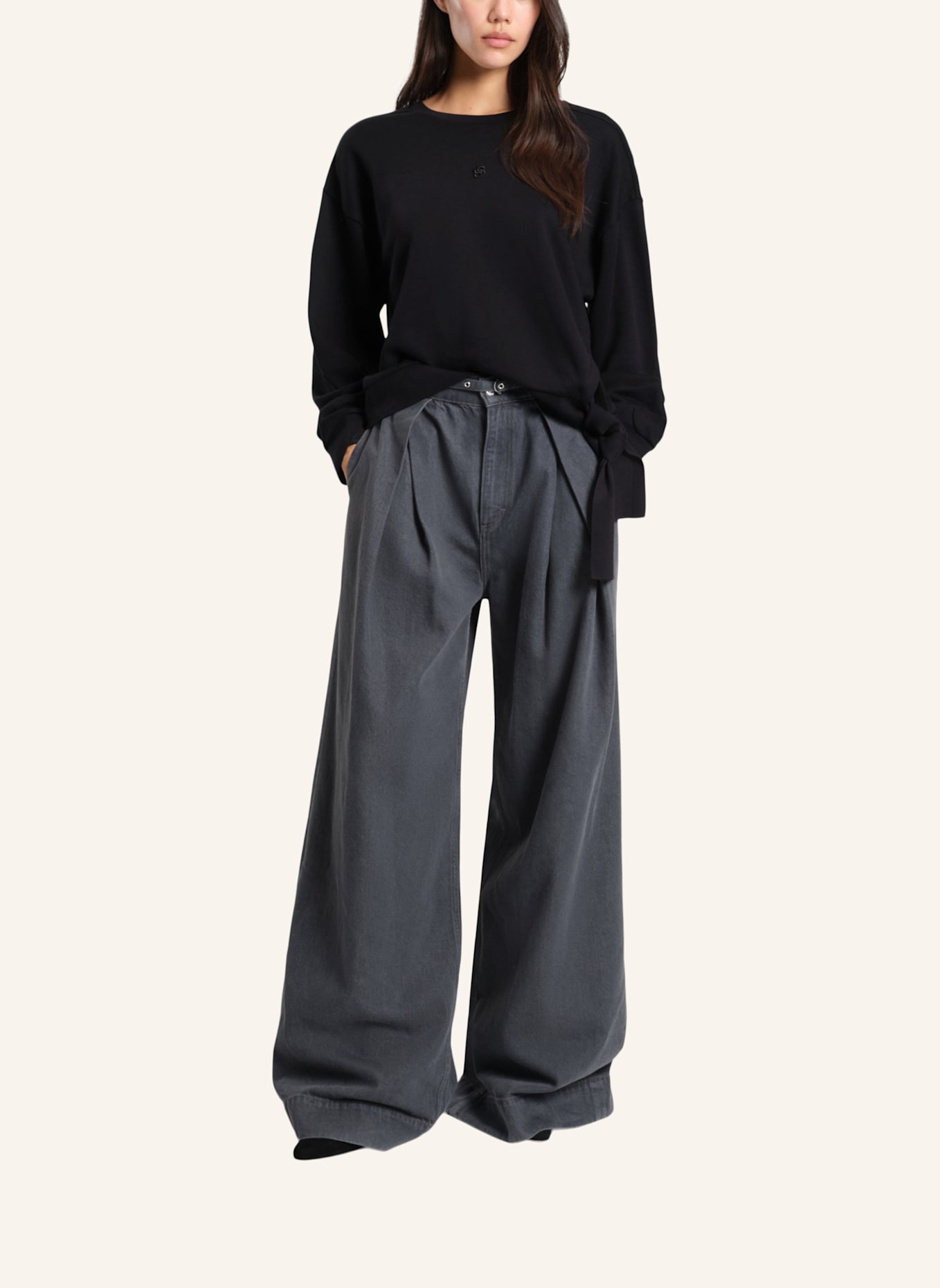 BOSS Sweatshirt ESSEGA: SCHWARZ